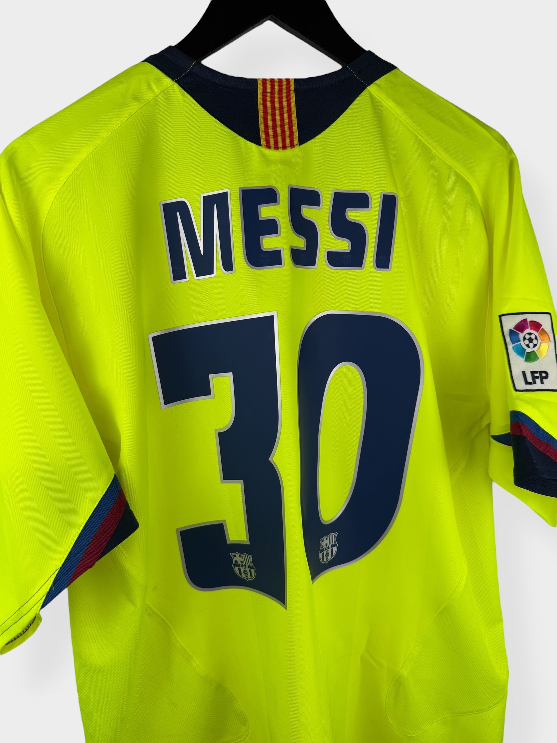 2005-06 BARCELONA AWAY SHIRT MESSI #30 L