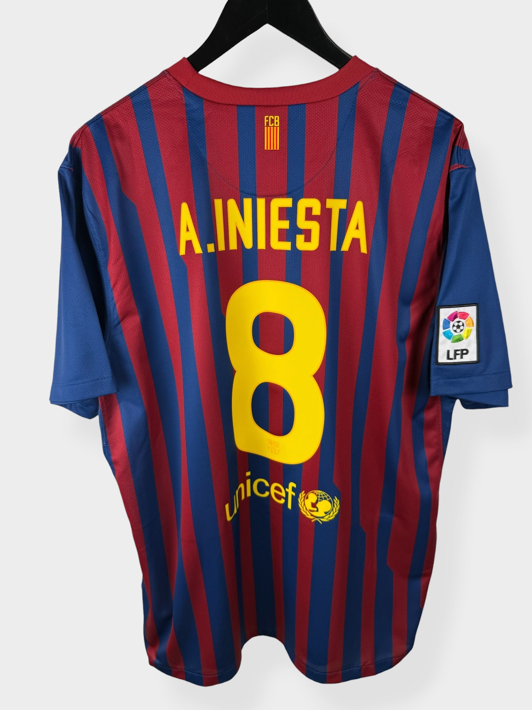 2011-12 BARCELONA HOME SHIRT INIESTA #8 XL