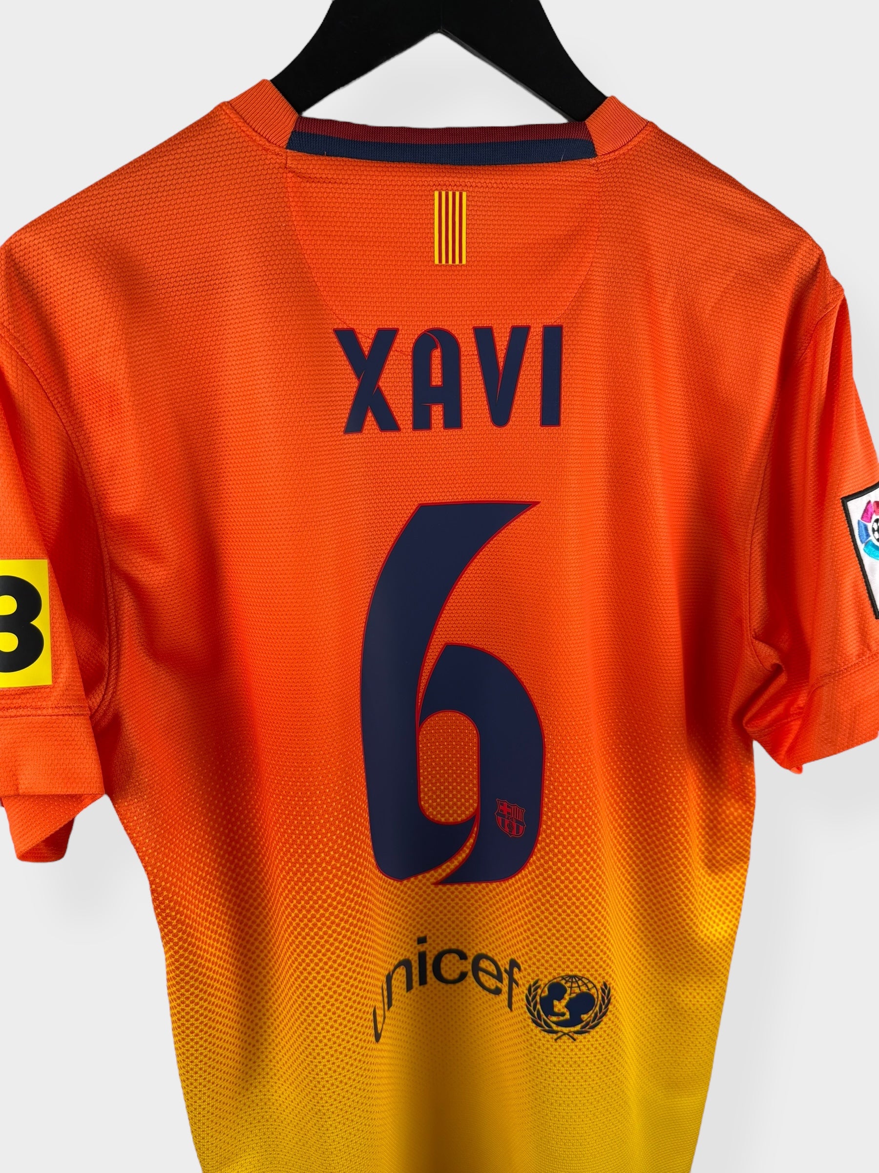 2012-13 BARCELONA AWAY SHIRT XAVI #6 M