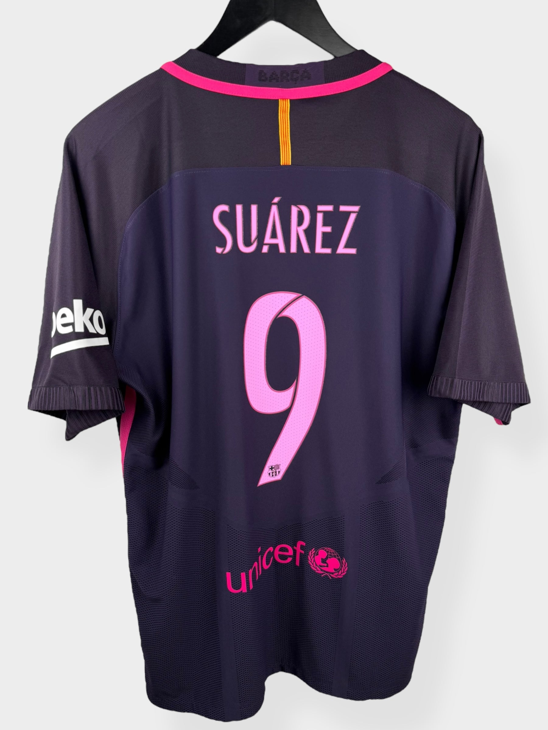 2016-17 BARCELONA UITSHIRT SPELEREDITIE SUAREZ #9