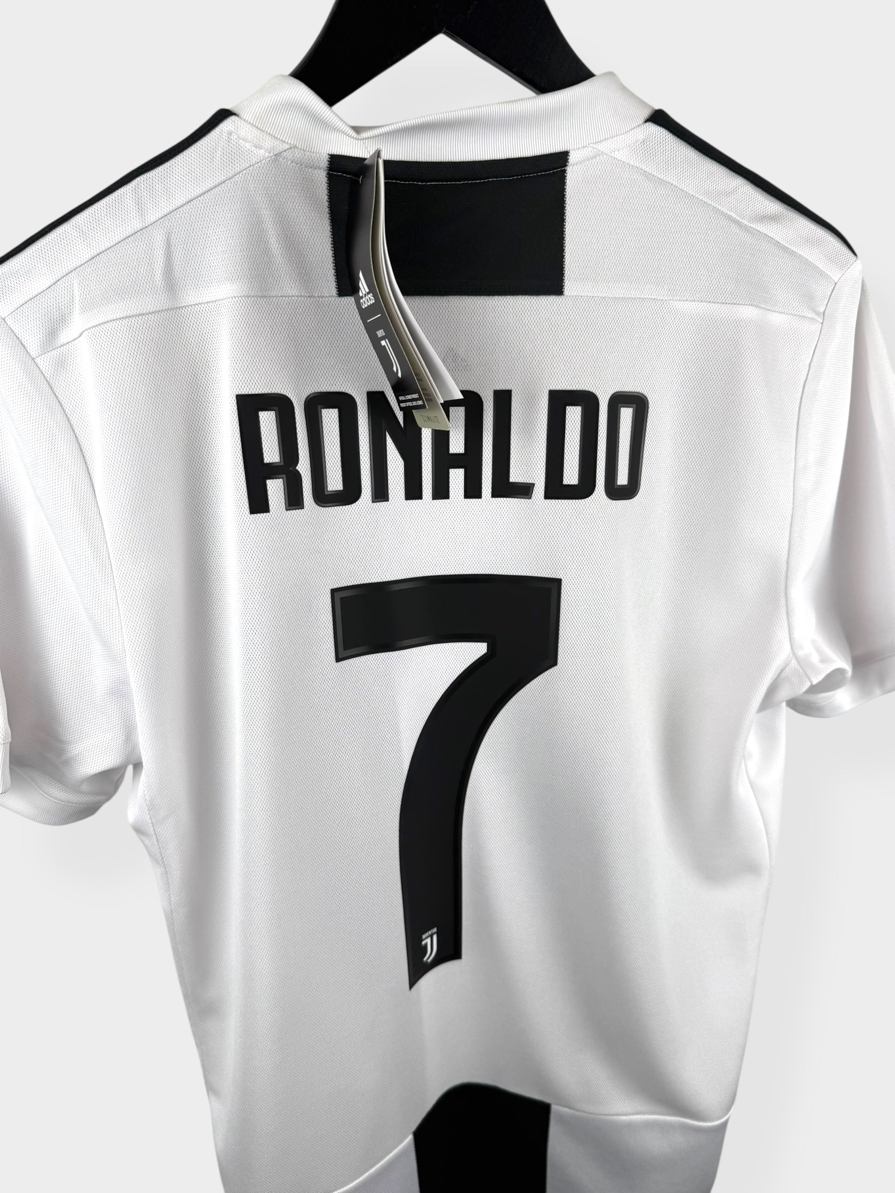 2018-19 JUVENTUS HOME SHIRT RONALDO #7 S - Authentic Football Club