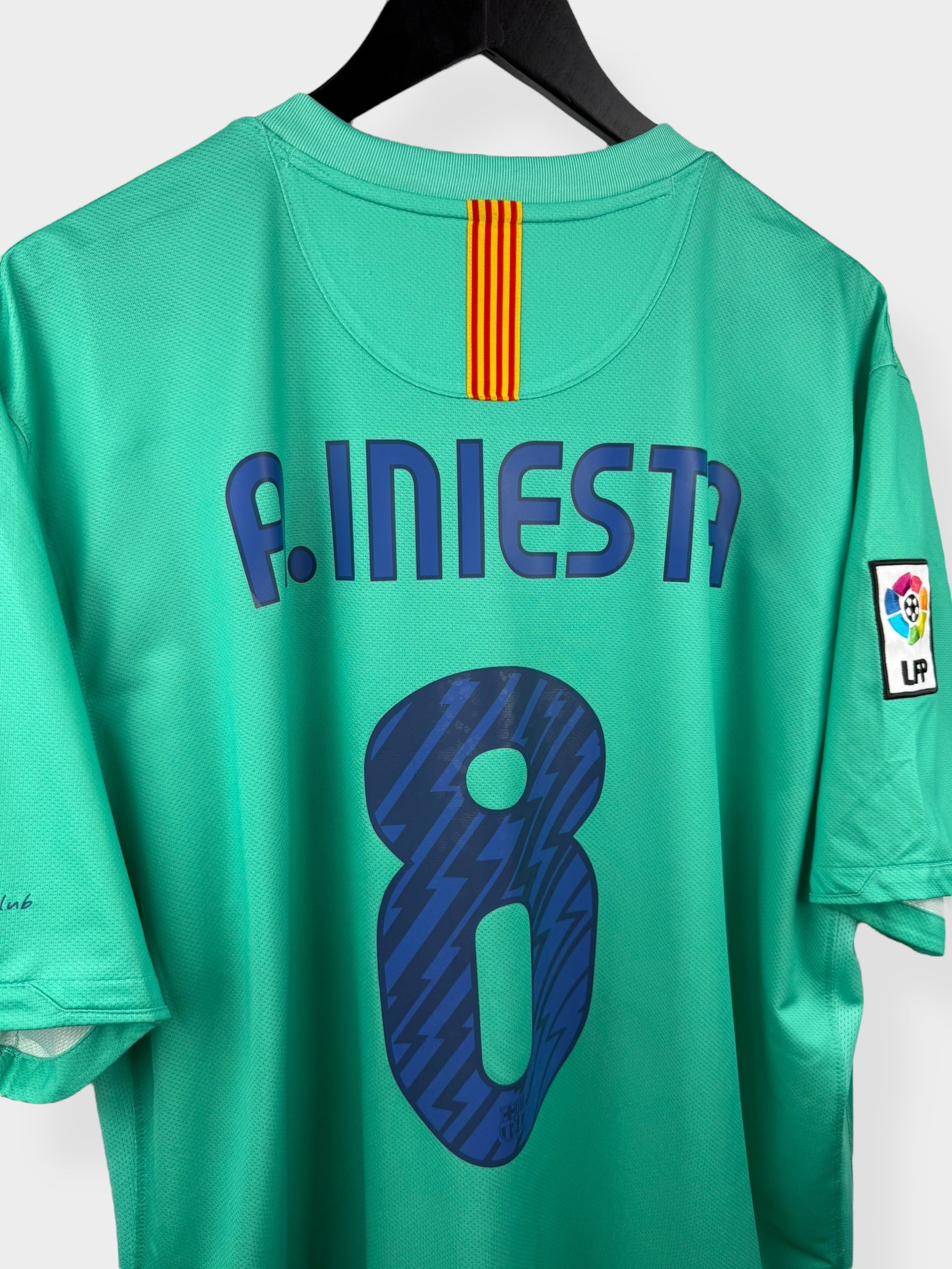 2010-11 BARCELONA AWAY SHIRT INIESTA #8 XXL