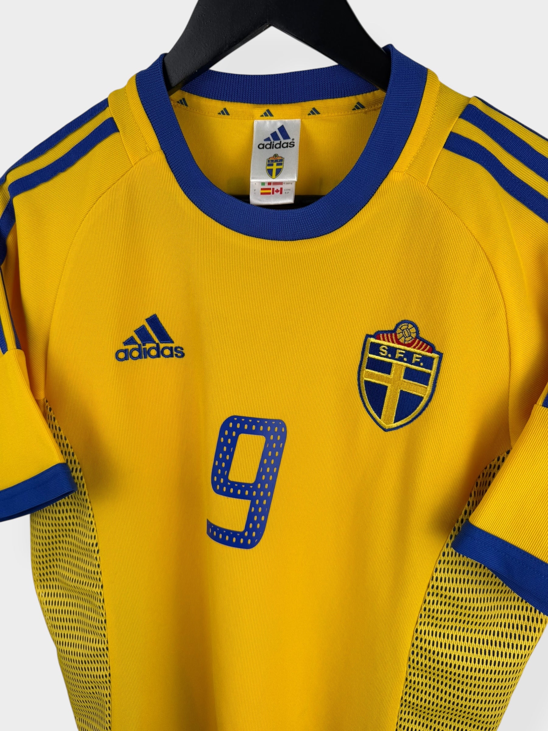 2002-03 SWEDEN HOME SHIRT LJUNGBERG #9 S - Authentic Football Club