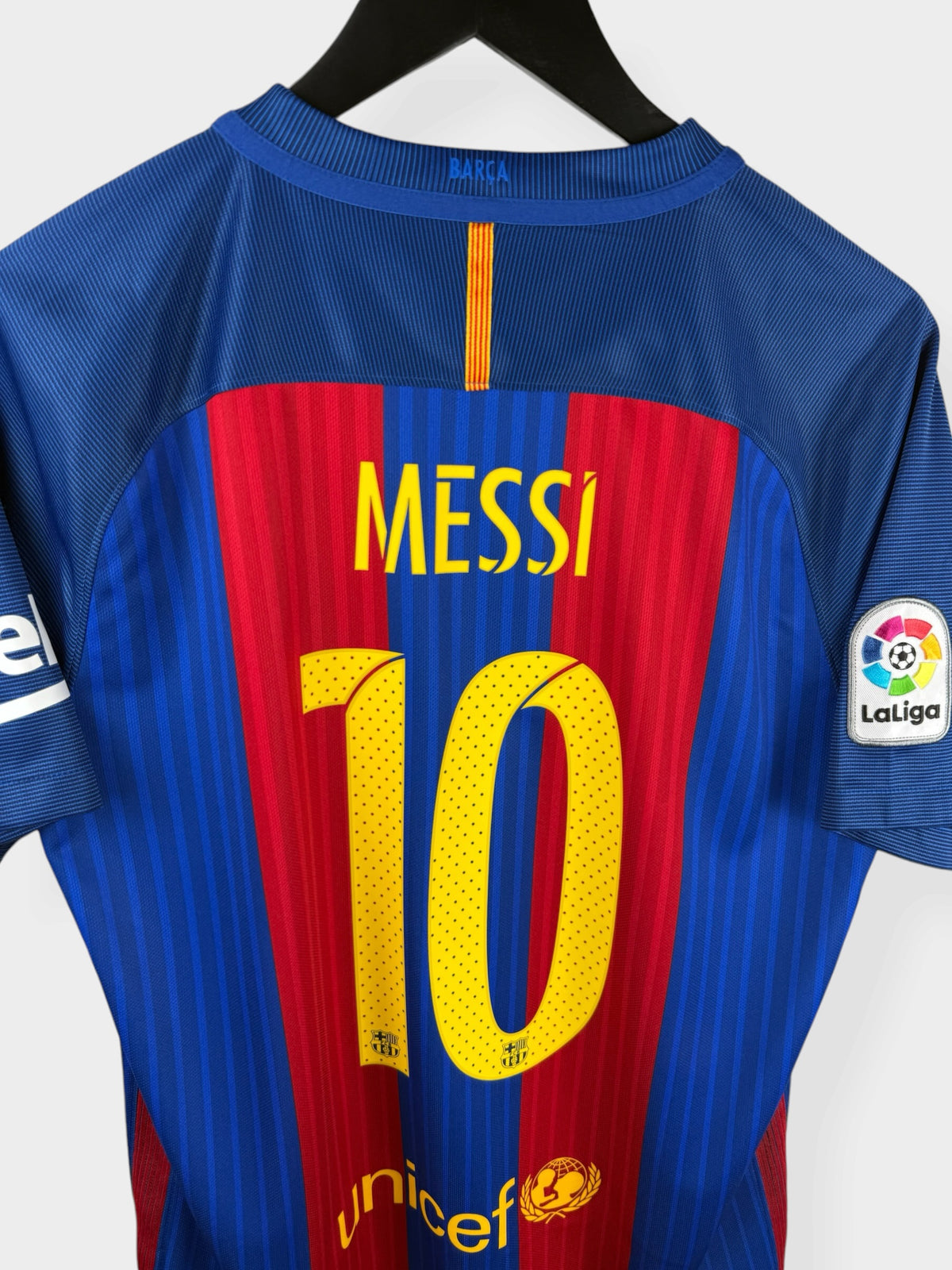 2016-17 BARCELONA HOME SHIRT MESSI #10 M - Authentic Football Club