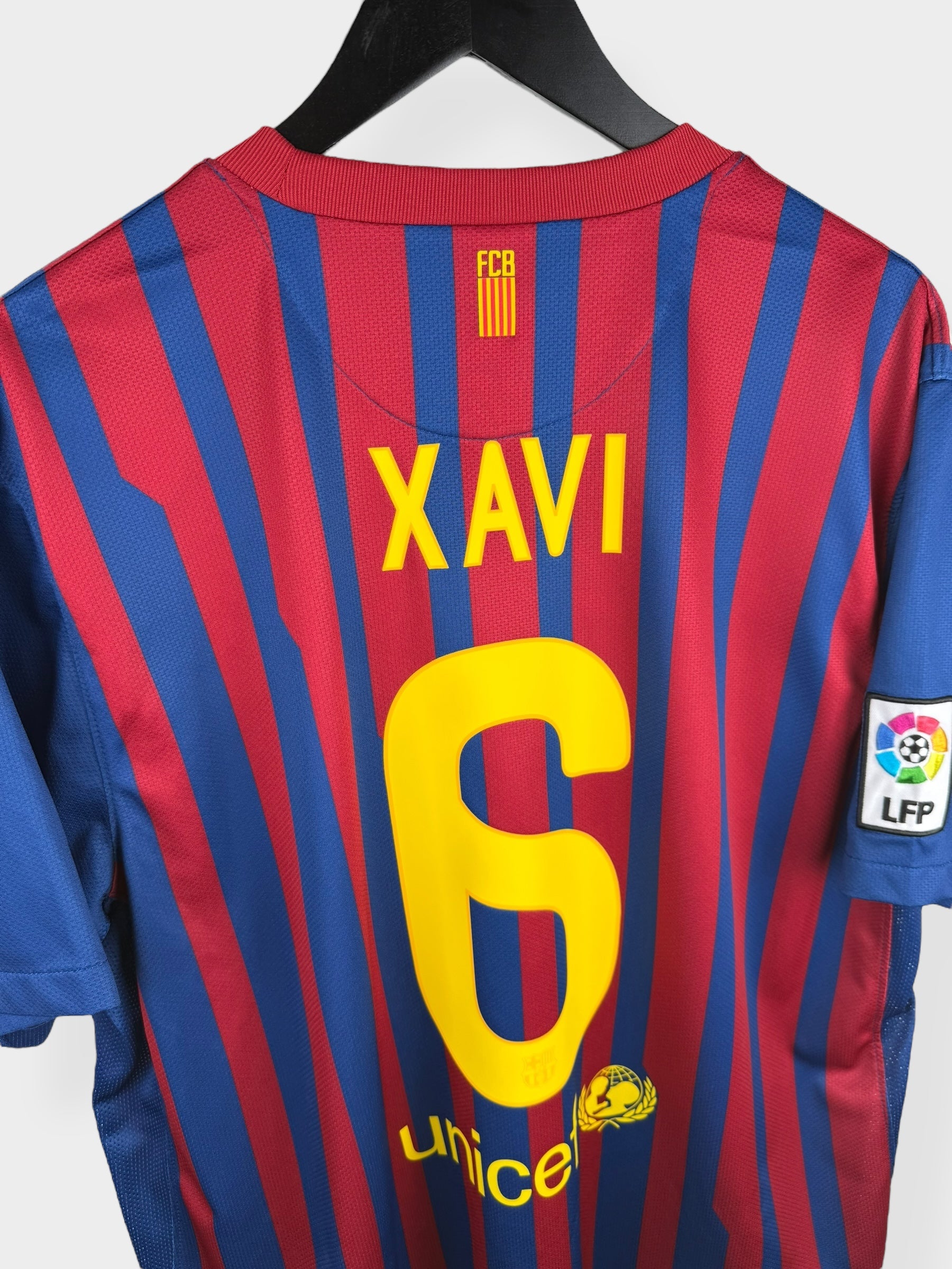 2011-12 BARCELONA HOME SHIRT XAVI #6 XL