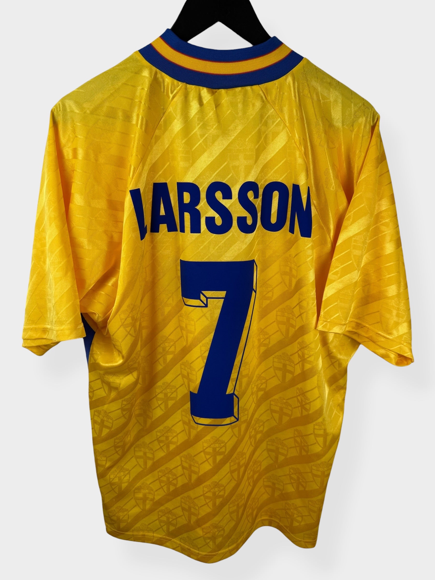 1994-96 SWEDEN HOME SHIRT LARSSON #7 L