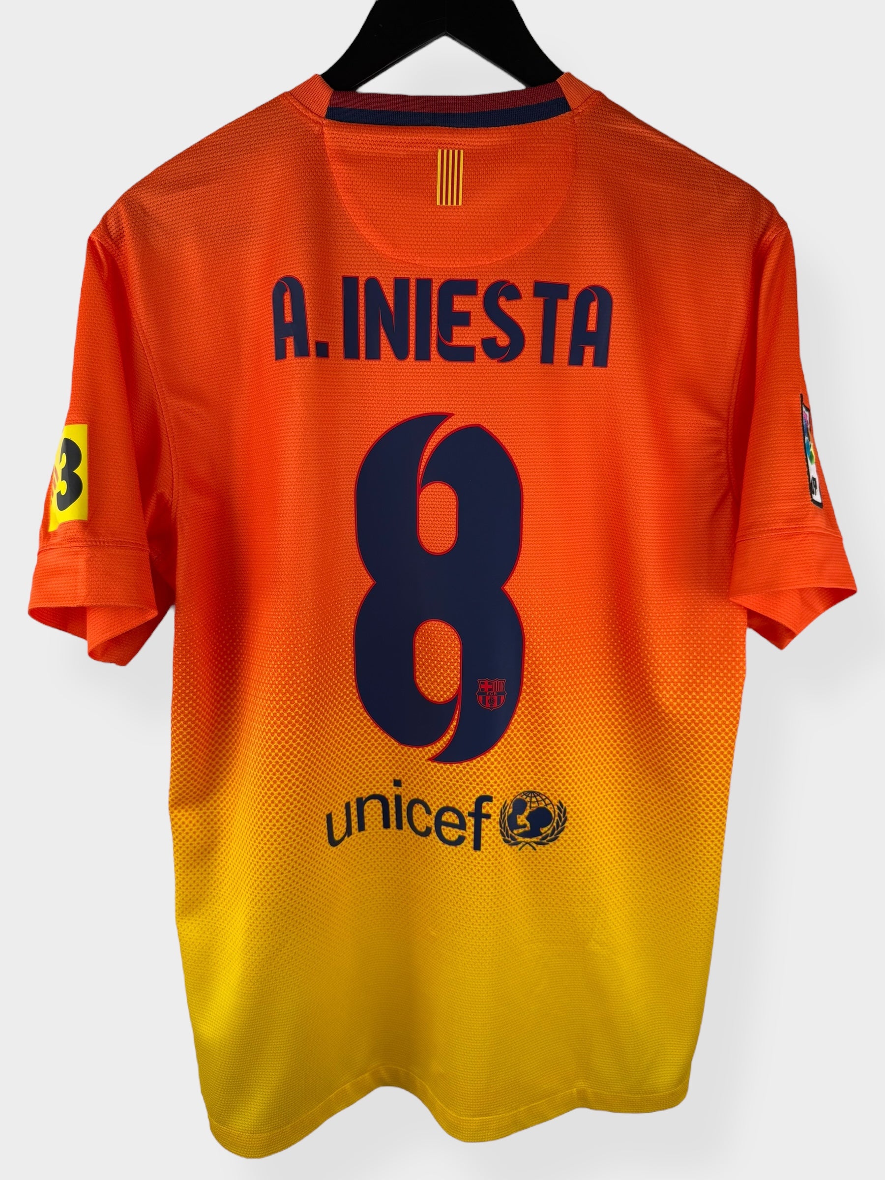 2012-13 BARCELONA UITSHIRT INIESTA #8 M