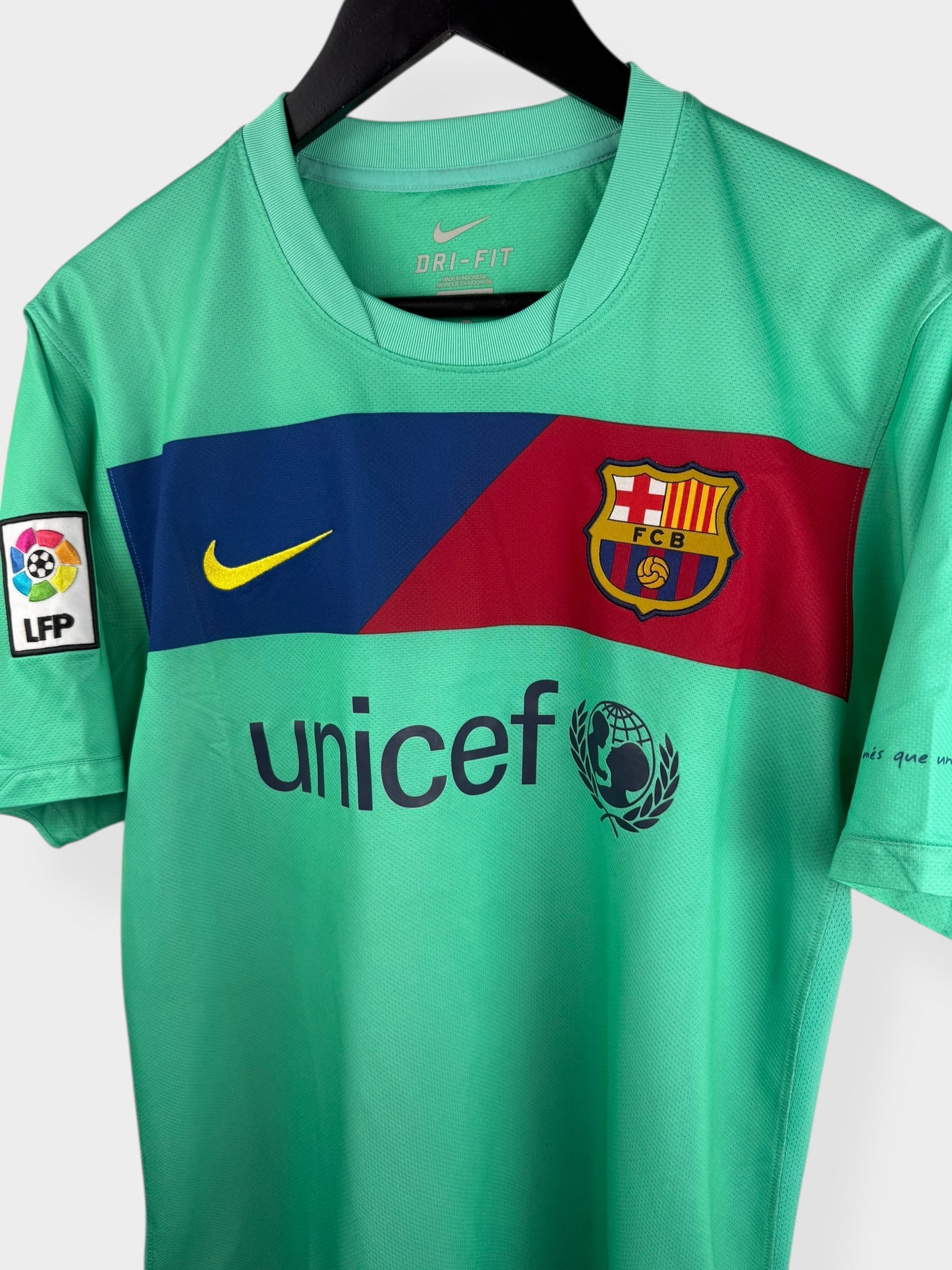 2010-11 BARCELONA AWAY SHIRT MESSI #10 M
