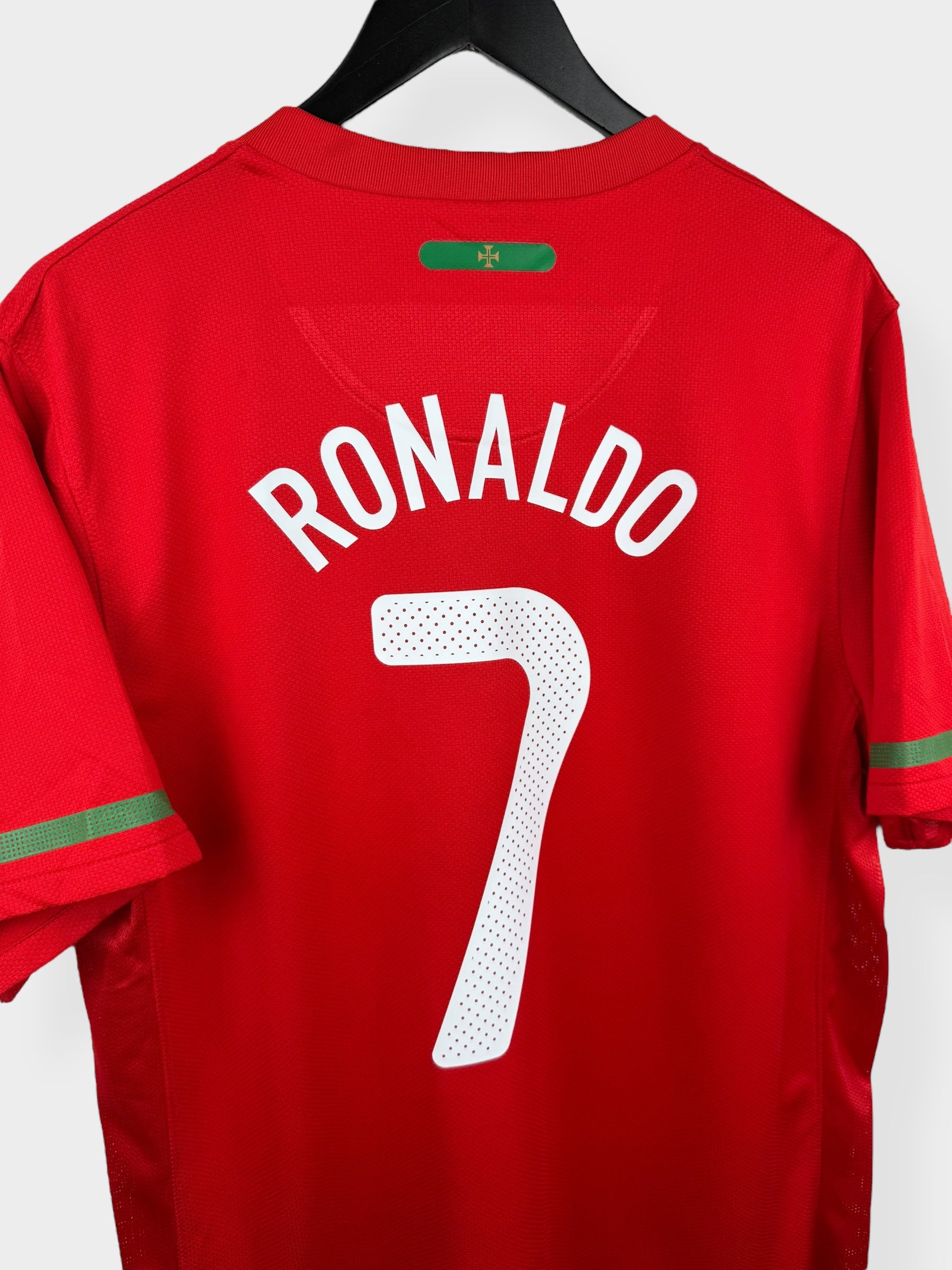 2010-11 PORTUGAL HOME SHIRT RONALDO #7 L