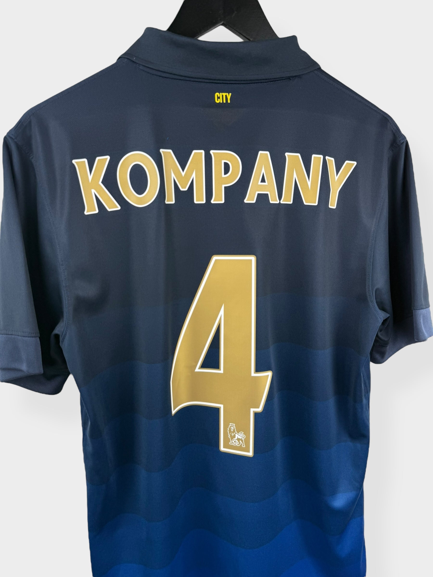2014-15 MANCHESTER CITY UITSHIRT KOMPANY #4 M