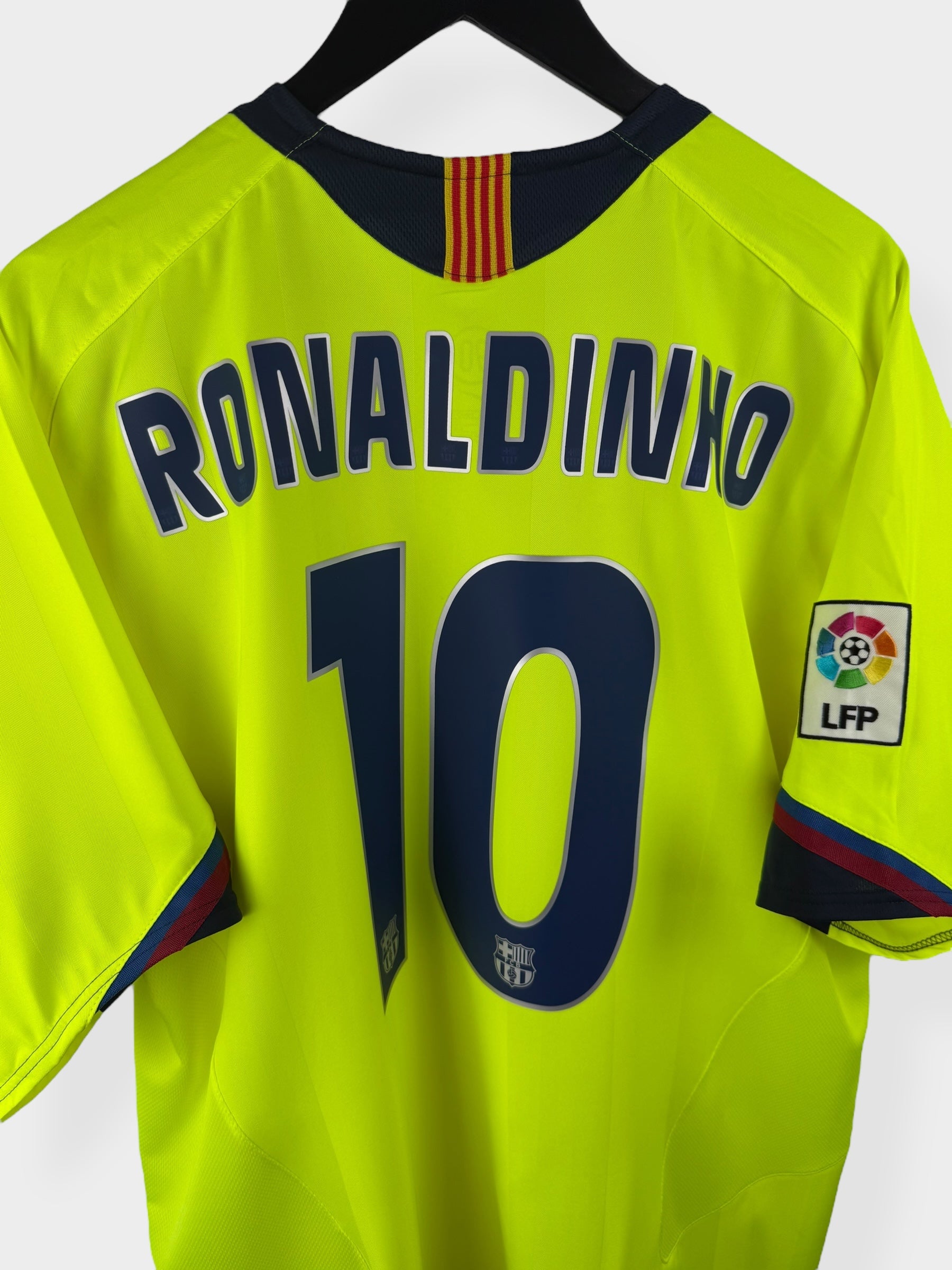 2005-06 BARCELONA AWAY SHIRT RONALDINHO #10 XL - Authentic Football Club