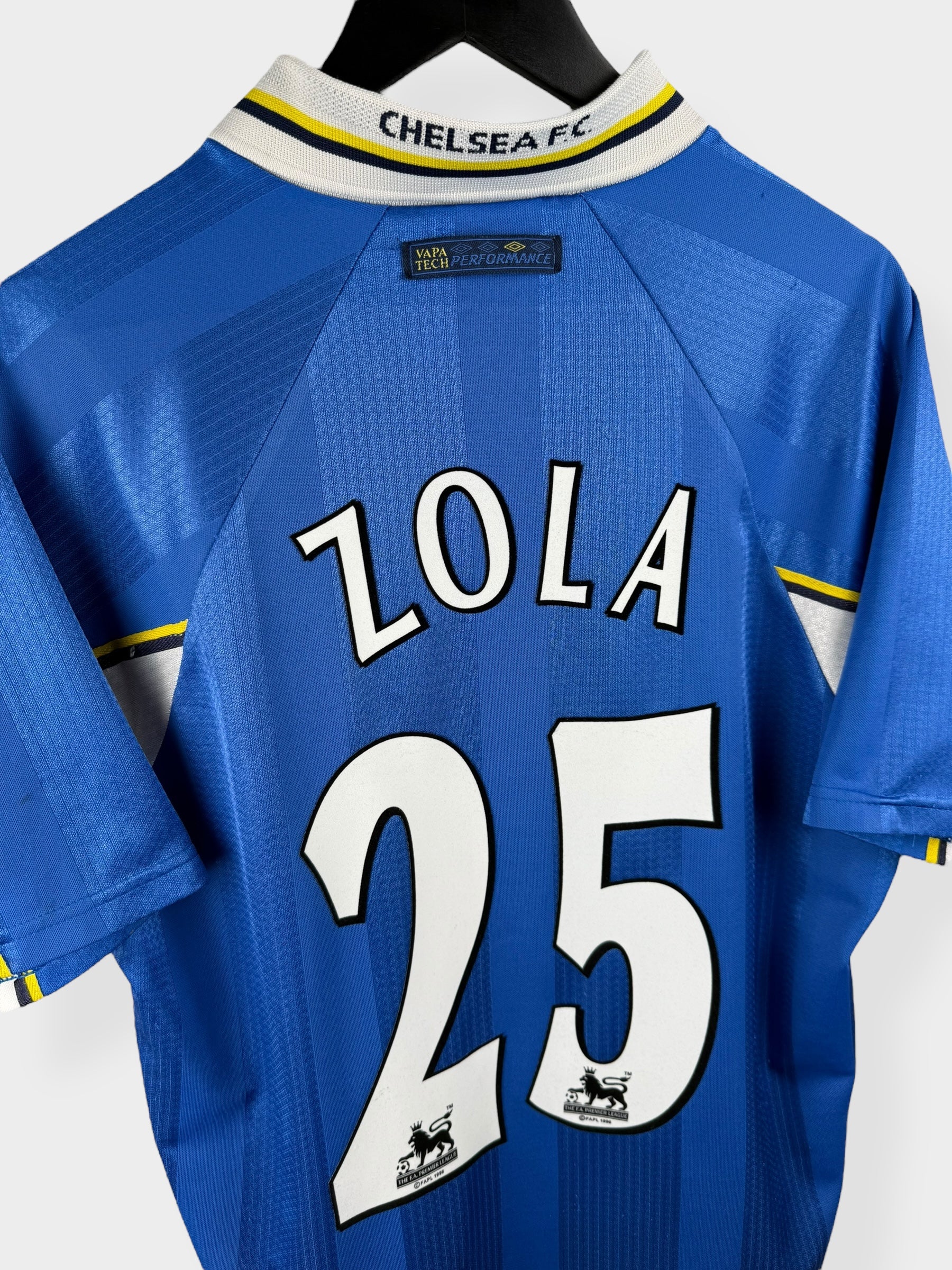 1995-97 CHELSEA HOME SHIRT ZOLA #25 L - Authentic Football Club