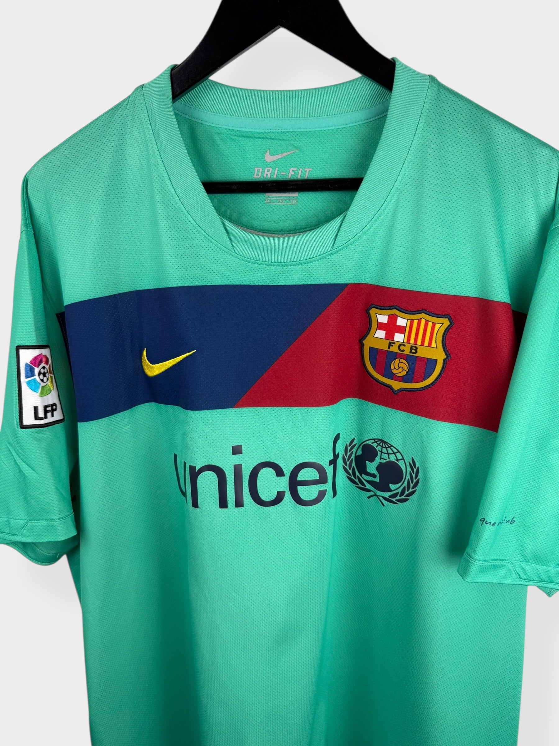 2010-11 BARCELONA AWAY SHIRT MESSI #10 XXL - Authentic Football Club