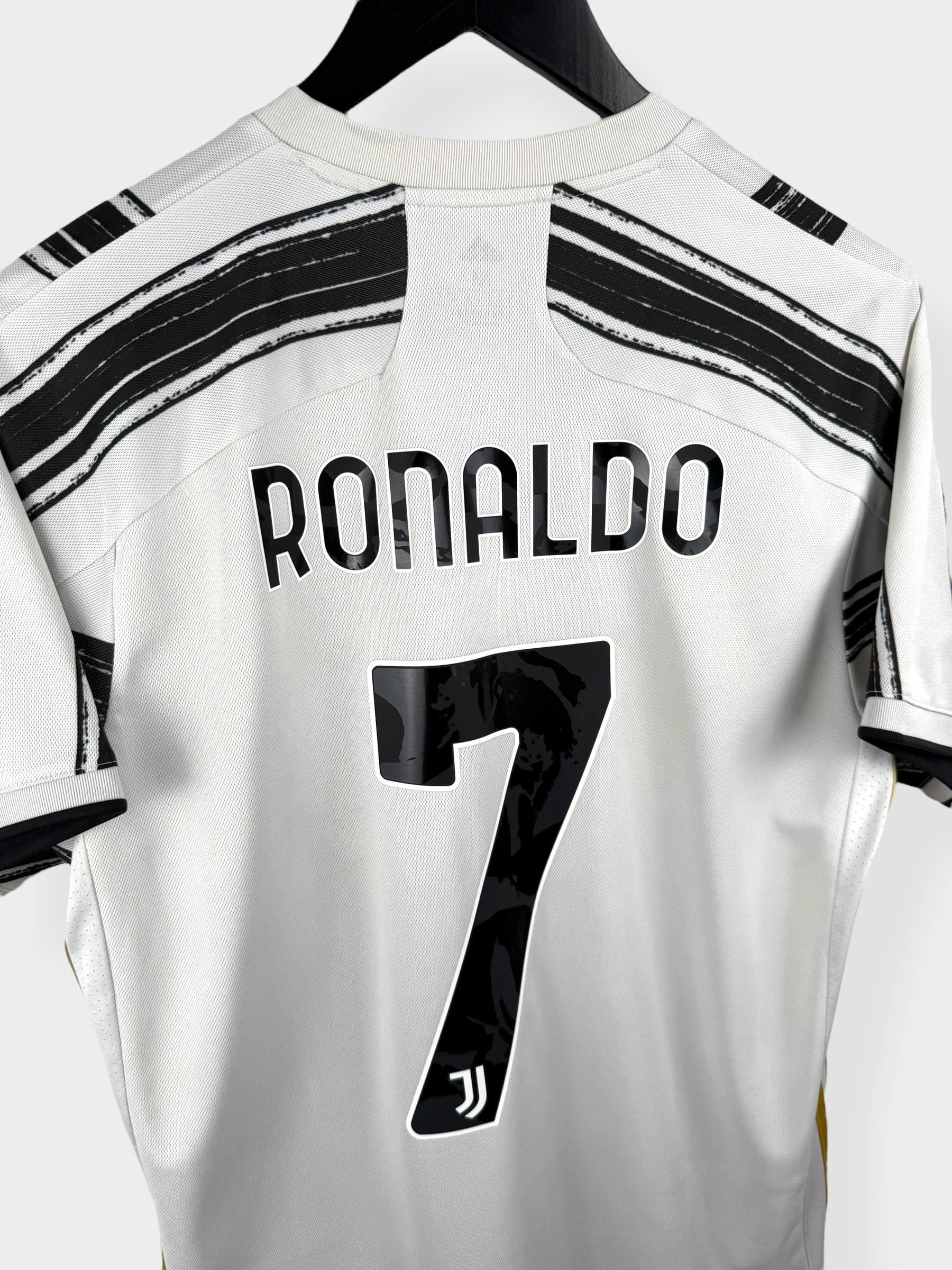 2020-21 JUVENTUS HOME SHIRT RONALDO #7 M