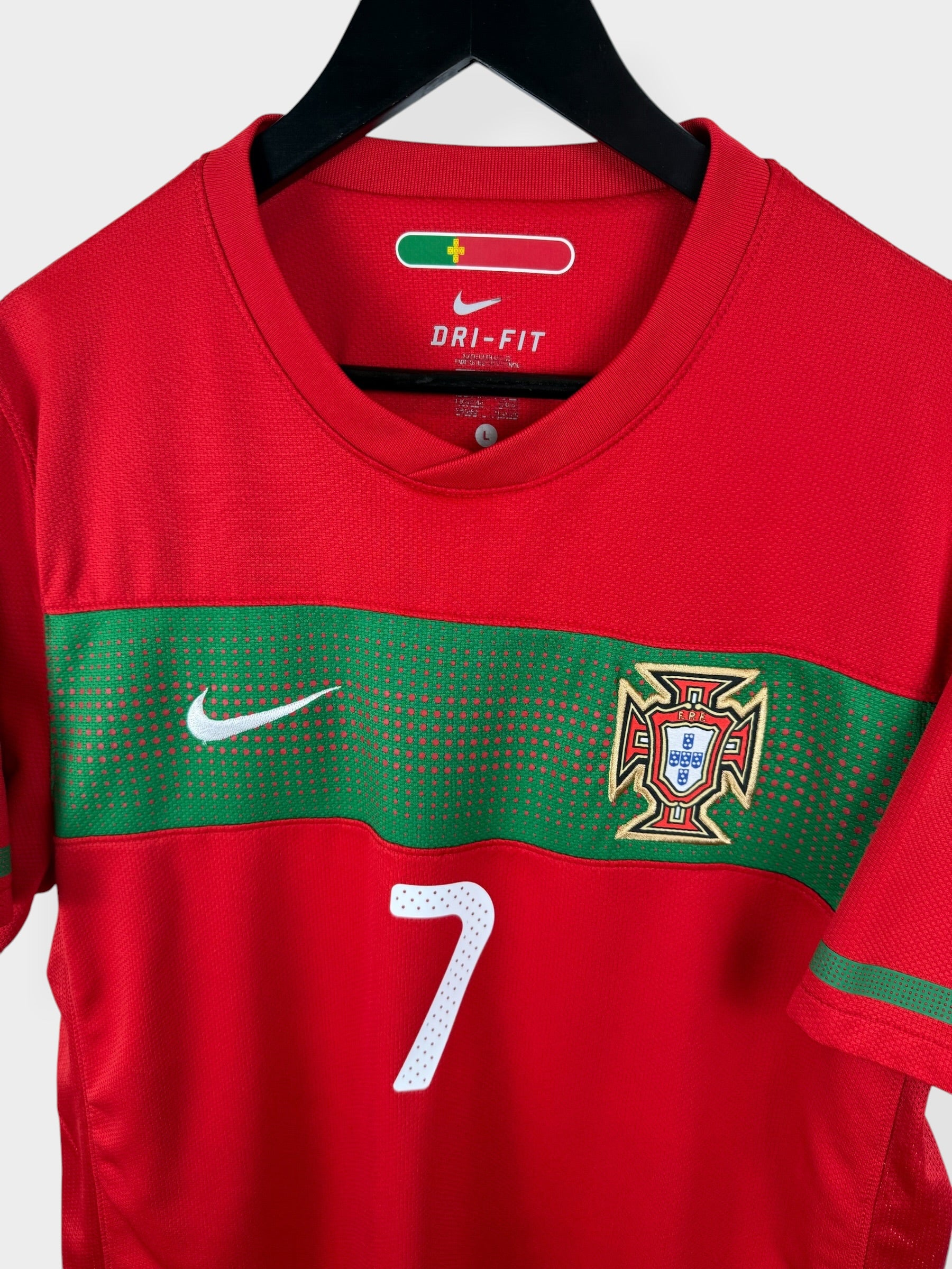 2010-11 PORTUGAL HOME SHIRT RONALDO #7 L