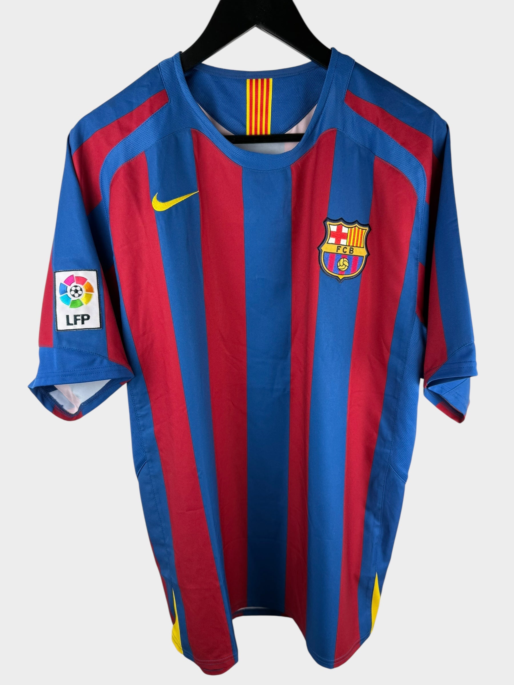 2005-06 BARCELONA THUISSHIRT RONALDINHO #10 L
