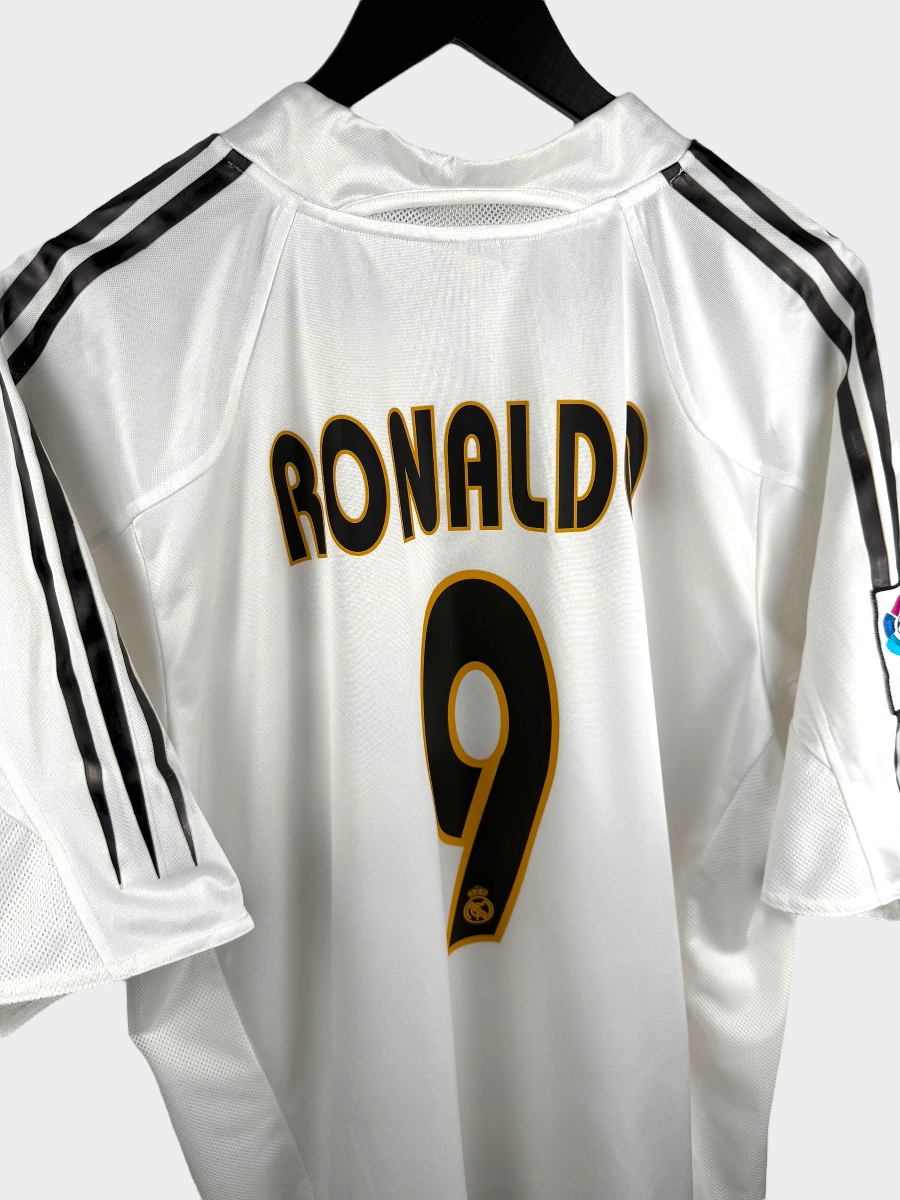 2004-05 REAL MADRID HOME SHIRT RONALDO #9 XL - Authentic Football Club
