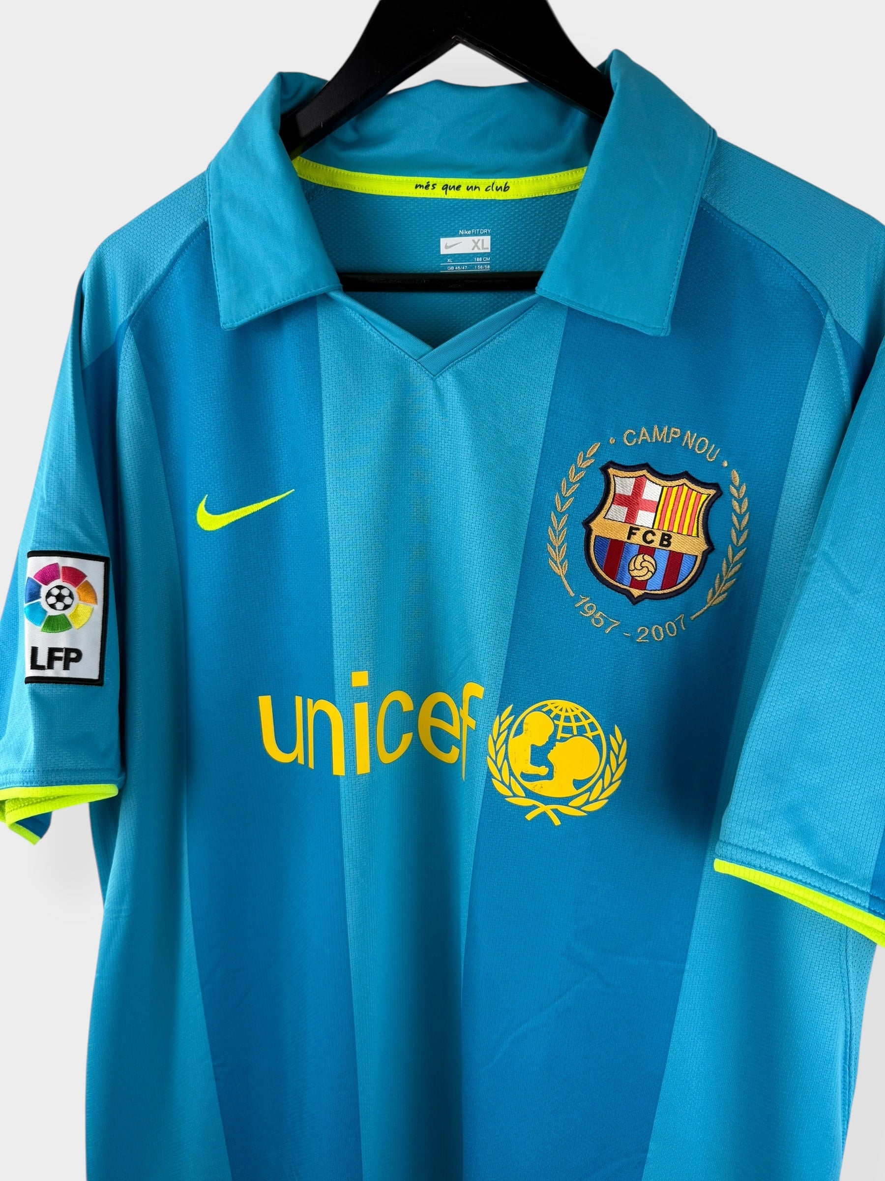 2007-08 BARCELONA UITSHIRT RONALDINHO #10 XL