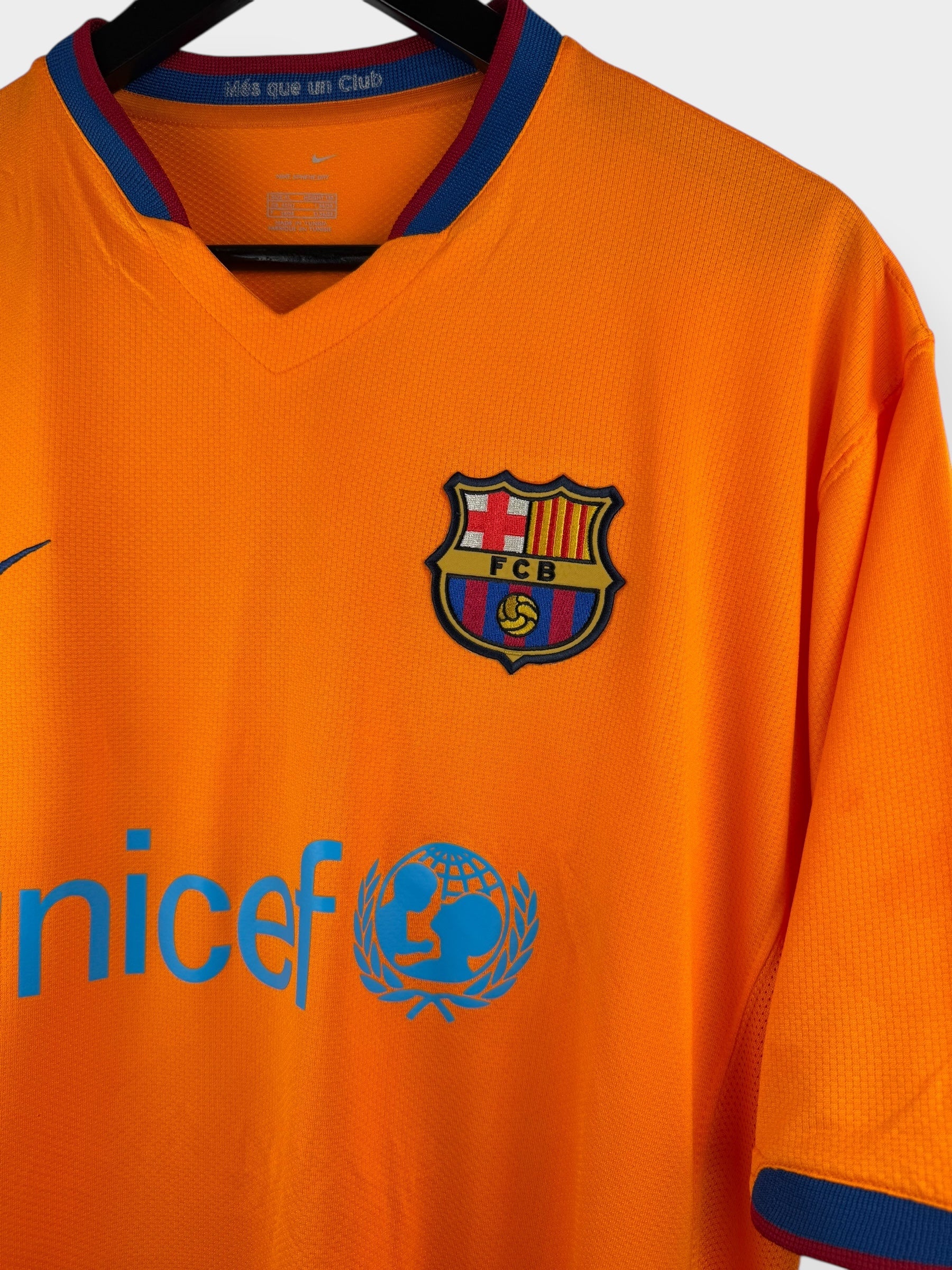 2006-07 BARCELONA AWAY SHIRT MESSI #19 XL