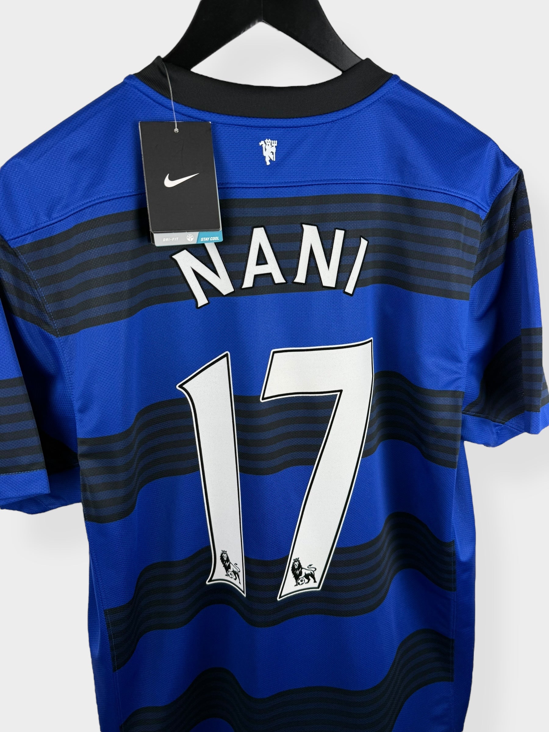 2011-13 MANCHESTER UNITED AWAY SHIRT NANI #17 L - Authentic Football Club