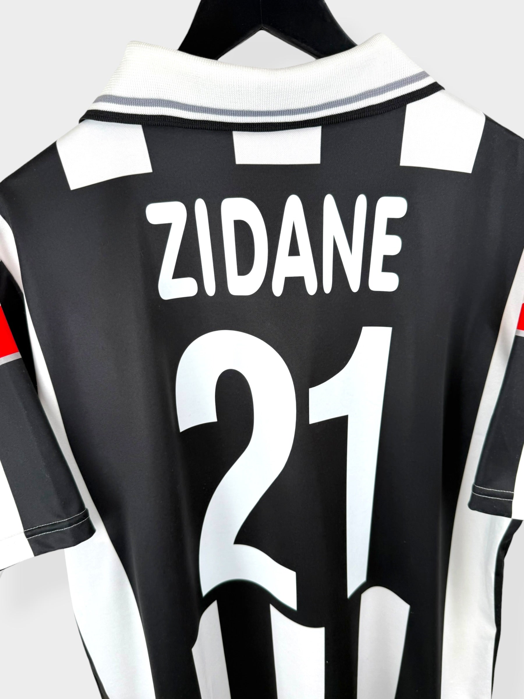 2000-01 JUVENTUS THUISSHIRT ZIDANE #21 L