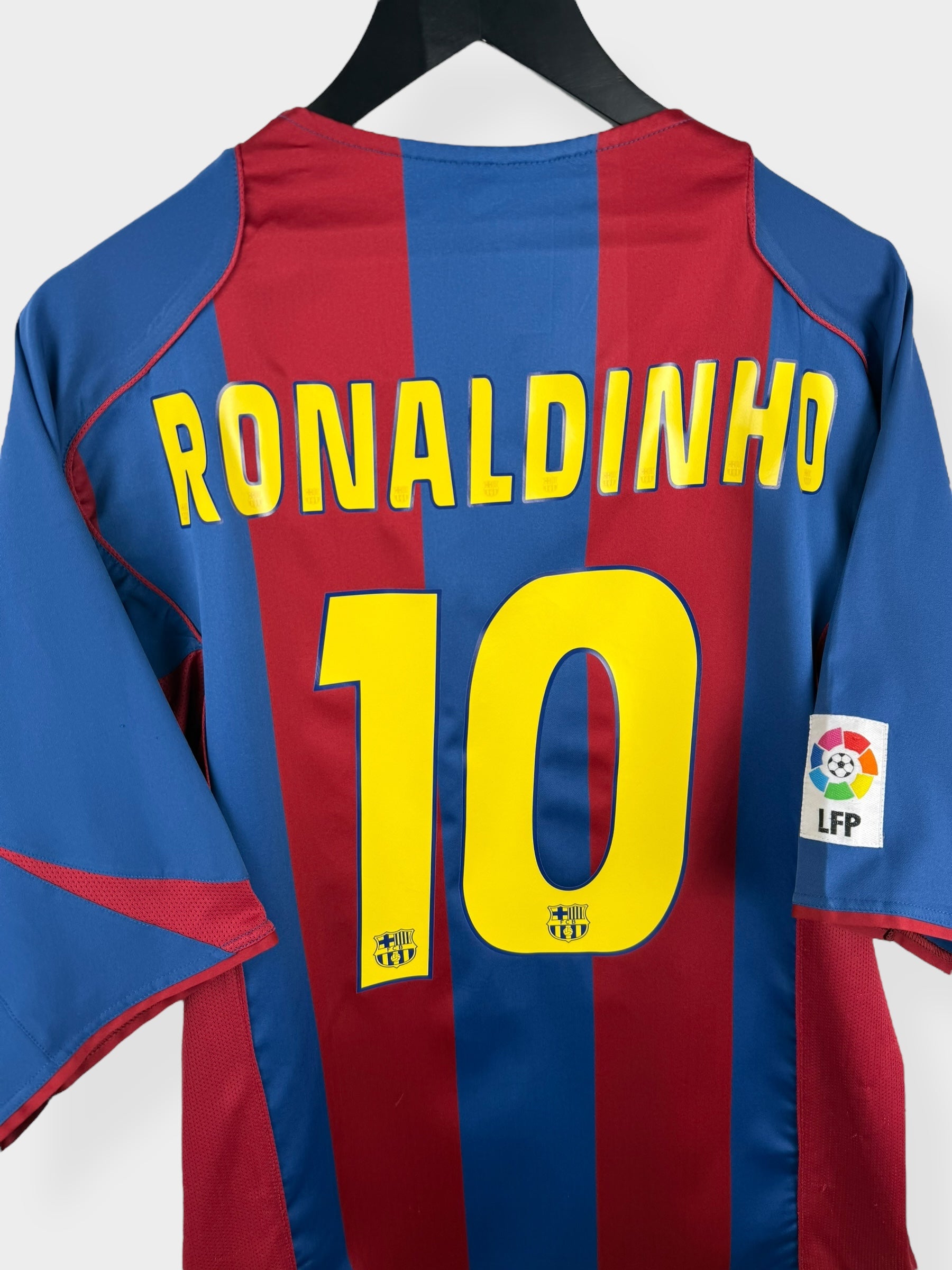 2004-05 BARCELONA HOME SHIRT RONALDINHO #10 XL - Authentic Football Club