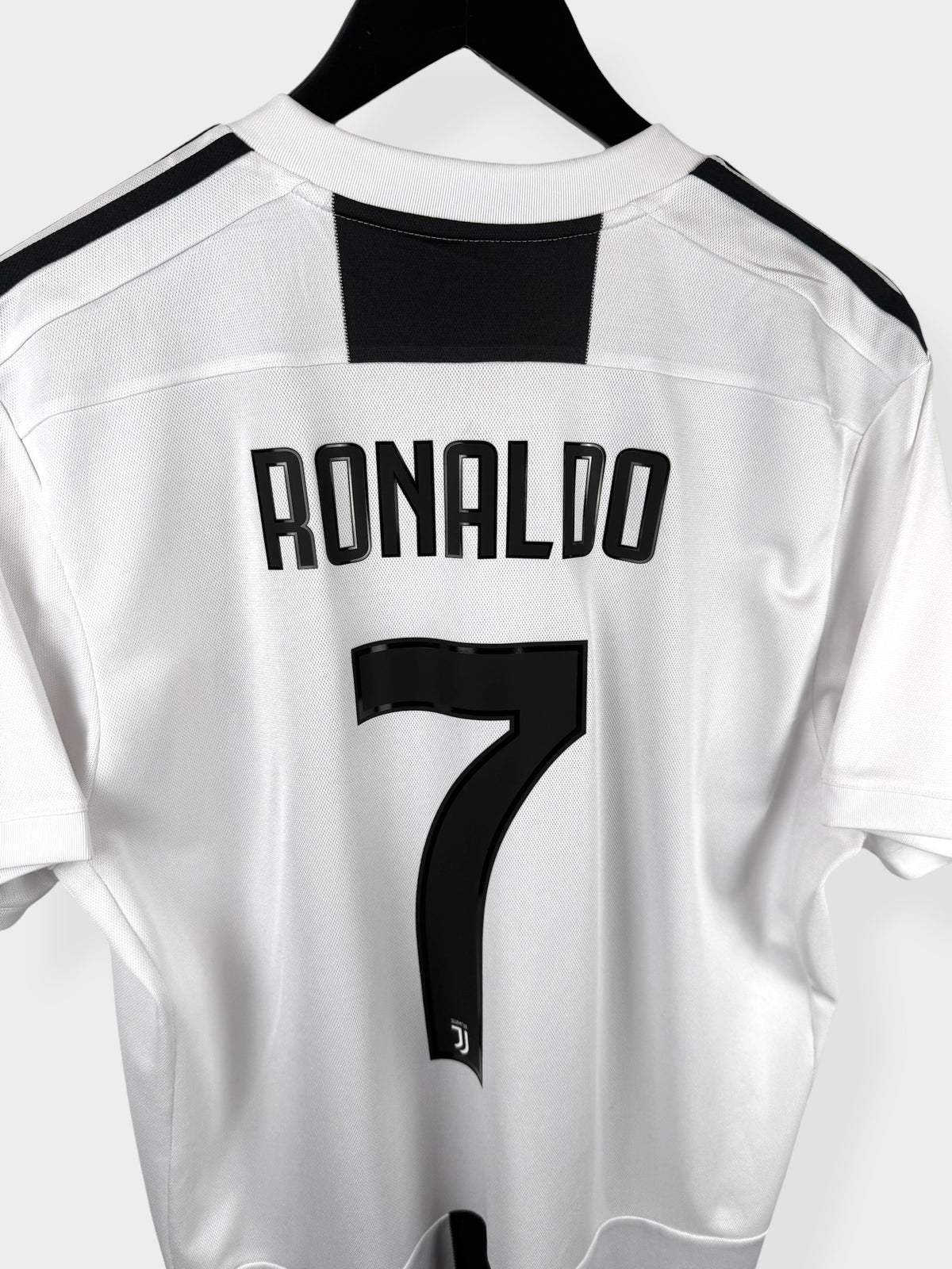 2018-19 JUVENTUS HOME SHIRT RONALDO #7 L