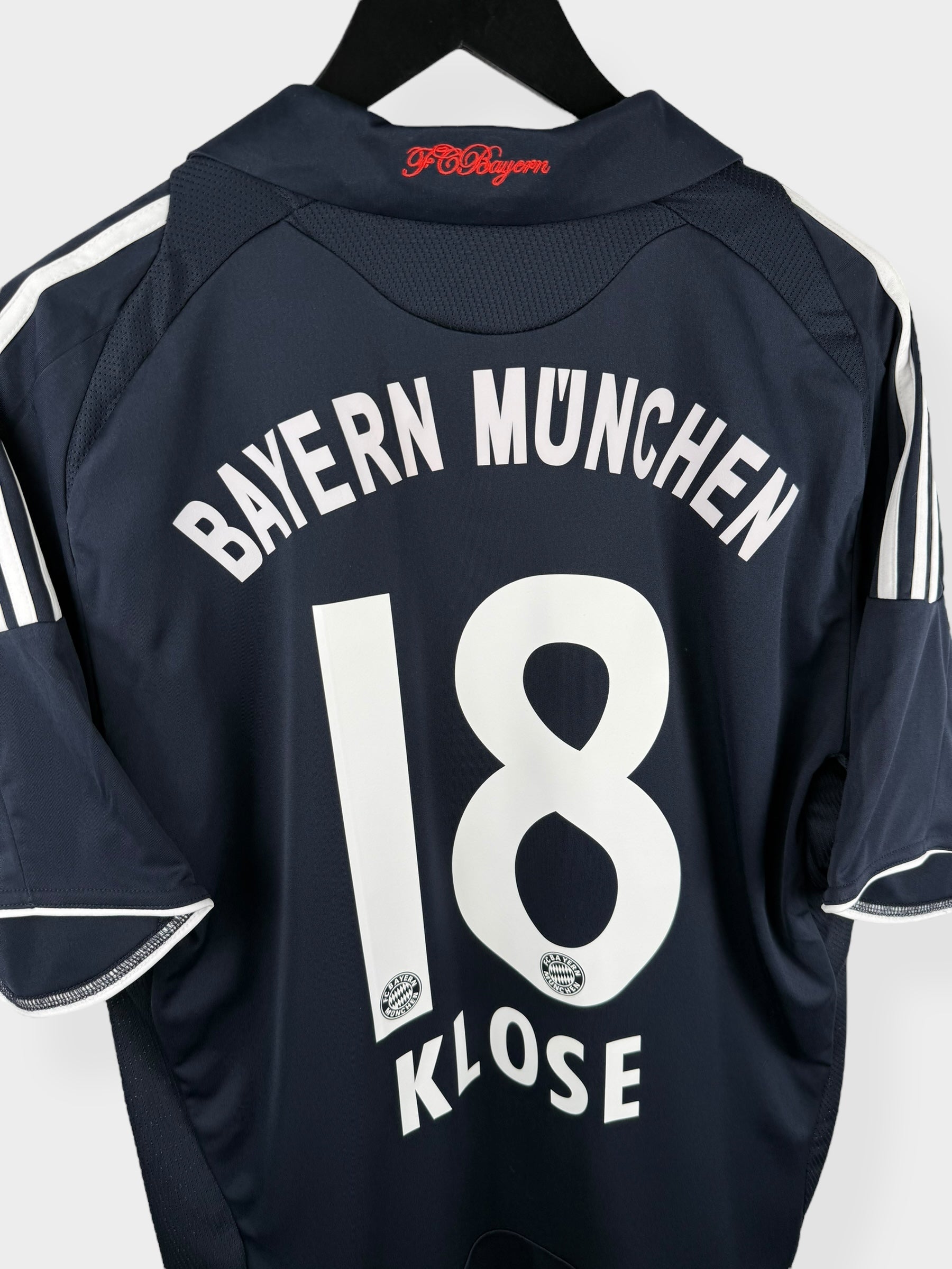 2008-09 BAYERN MUNICH AWAY SHIRT KLOSE #18 L - Authentic Football Club