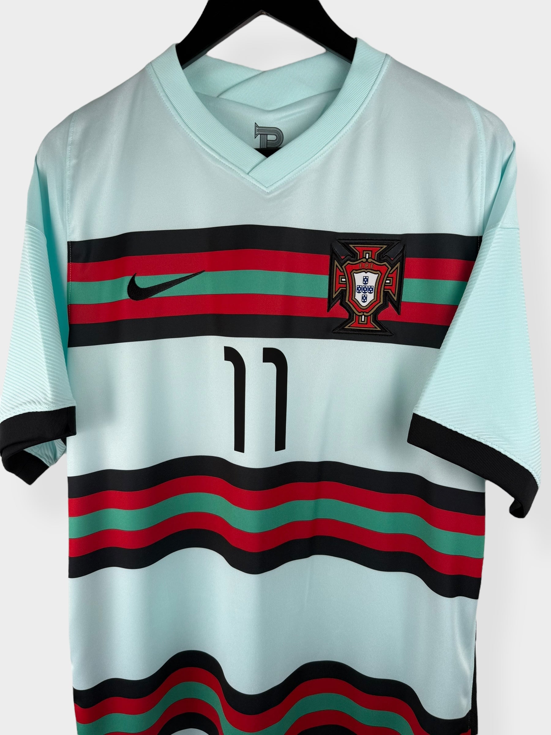 2020-21 PORTUGAL AWAY SHIRT FERNANDES #11 L