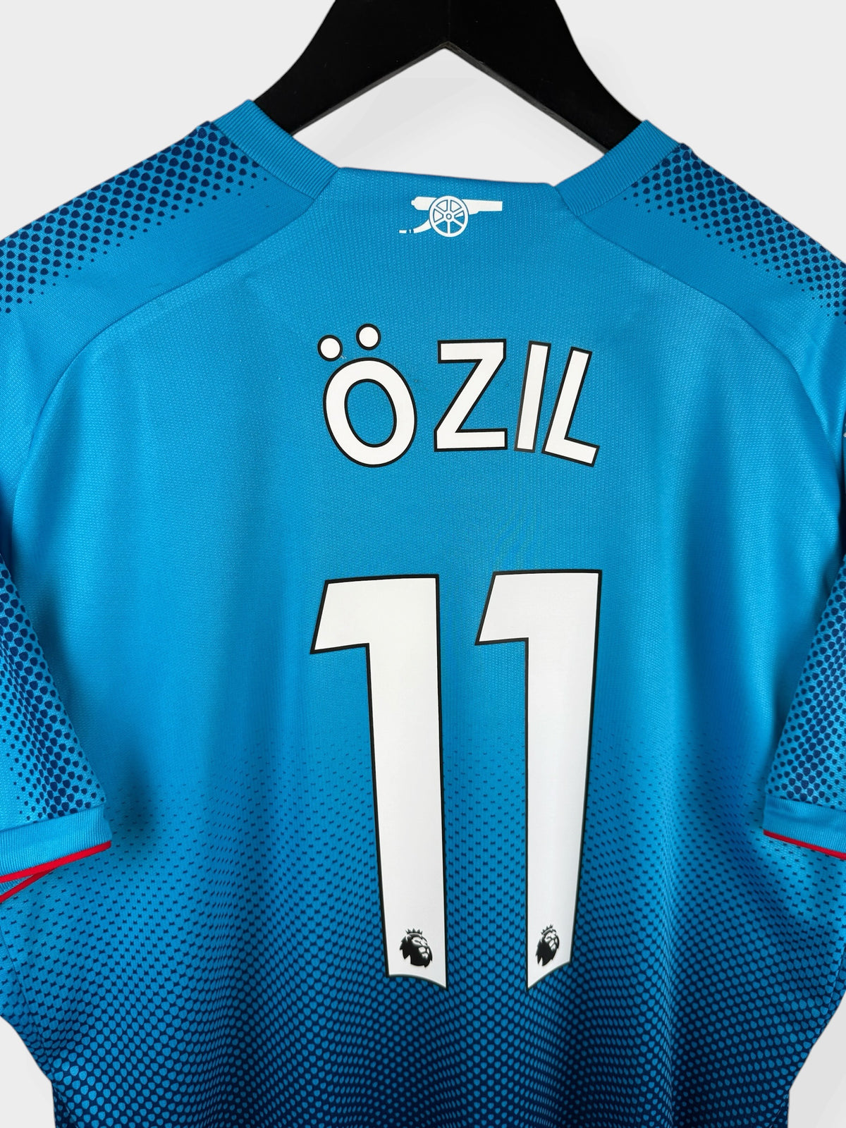 2017-18 ARSENAL AWAY SHIRT OZIL #11 XL - Authentic Football Club