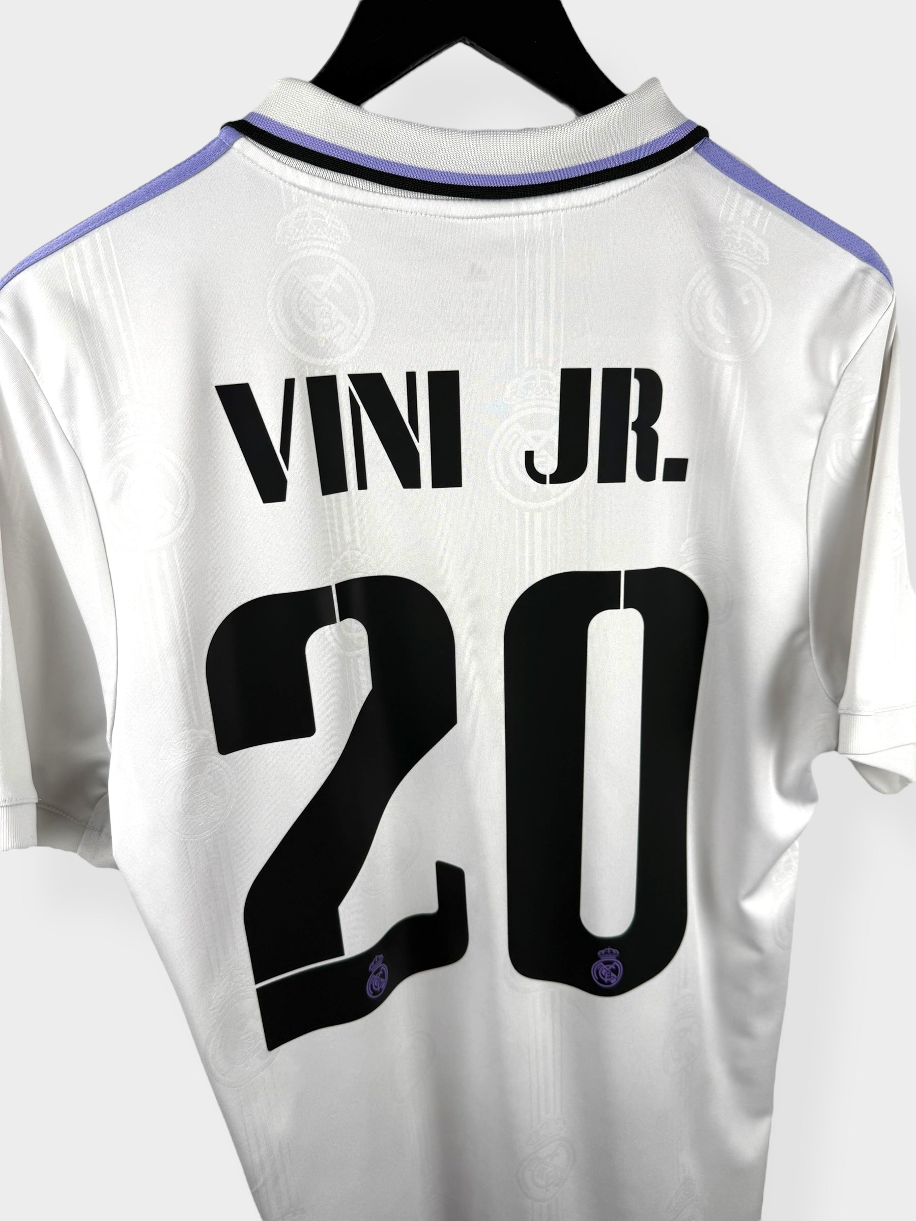 2022-23 REAL MADRID HOME SHIRT VINI JR. #20 M - Authentic Football Club