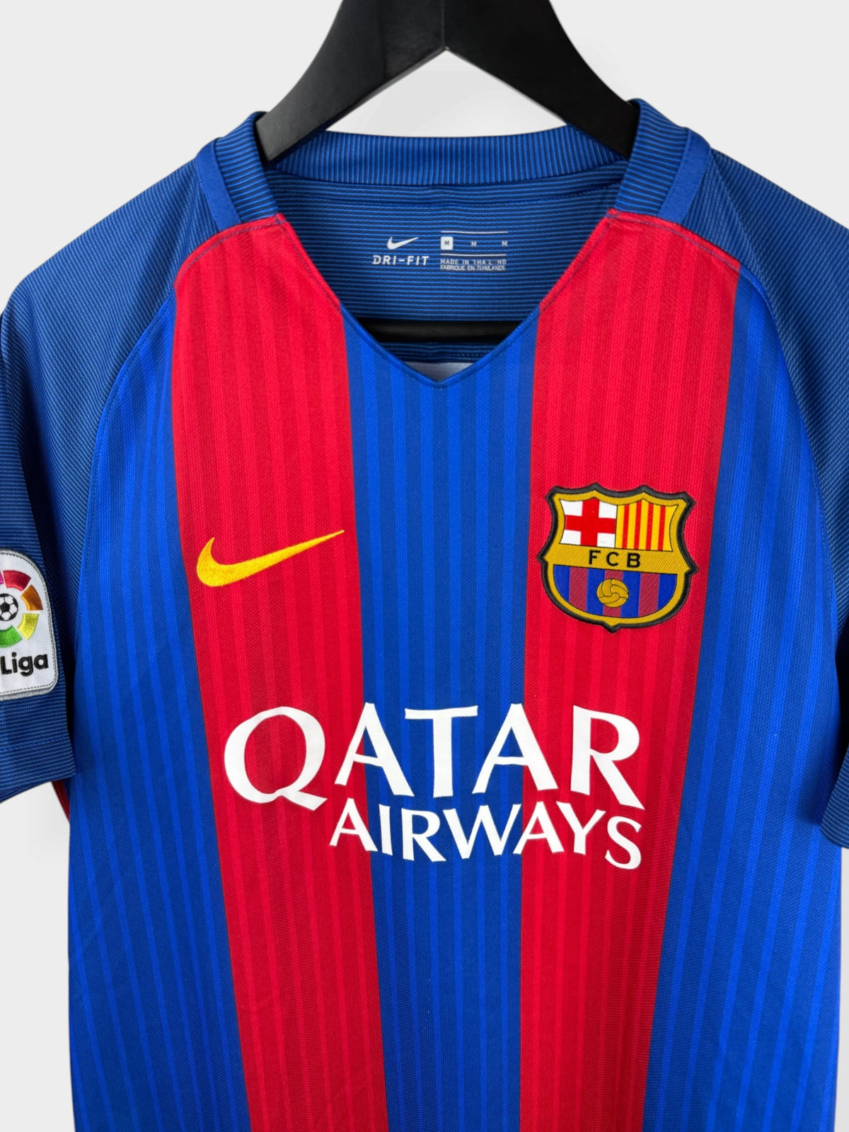 2016-17 BARCELONA HOME SHIRT MESSI #10 M - Authentic Football Club