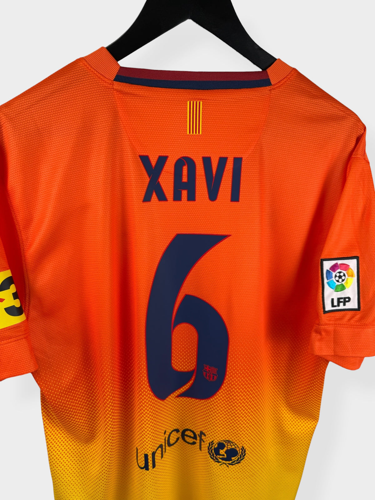 2012-13 BARCELONA AWAY SHIRT XAVI #6 L