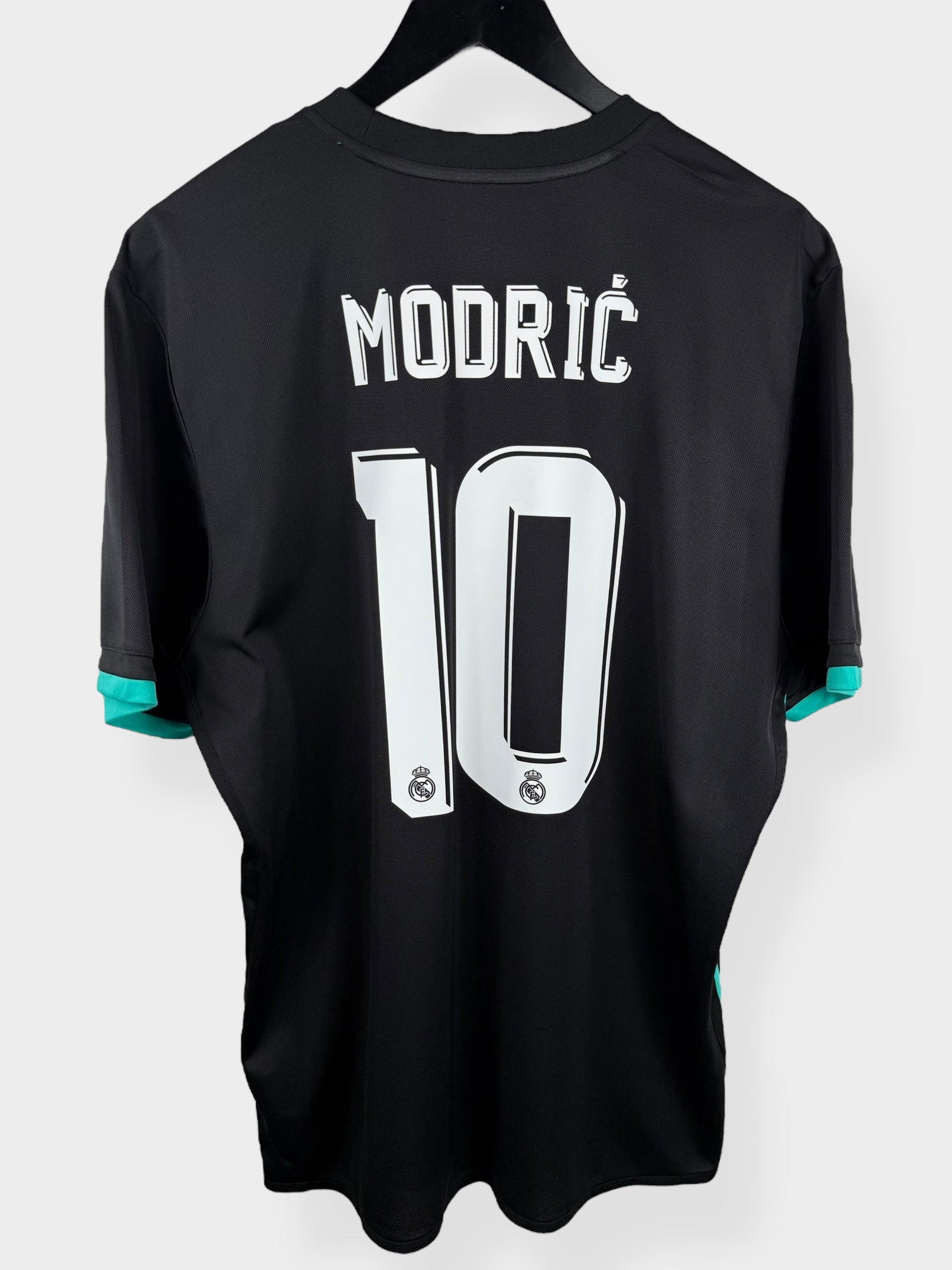 2017-18 REAL MADRID AWAY SHIRT MODRIC #10 XL