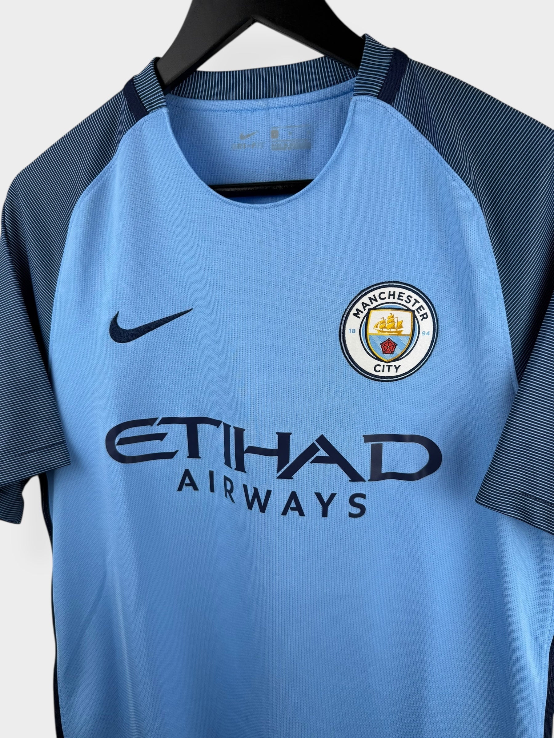 2016-17 MANCHESTER CITY HOME SHIRT KUN AGUERO #10 M