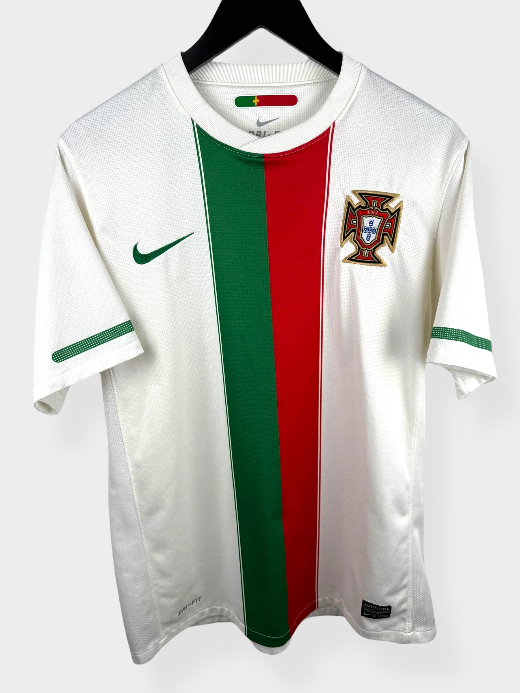 2010-11 PORTUGAL AWAY SHIRT M - Authentic Football Club