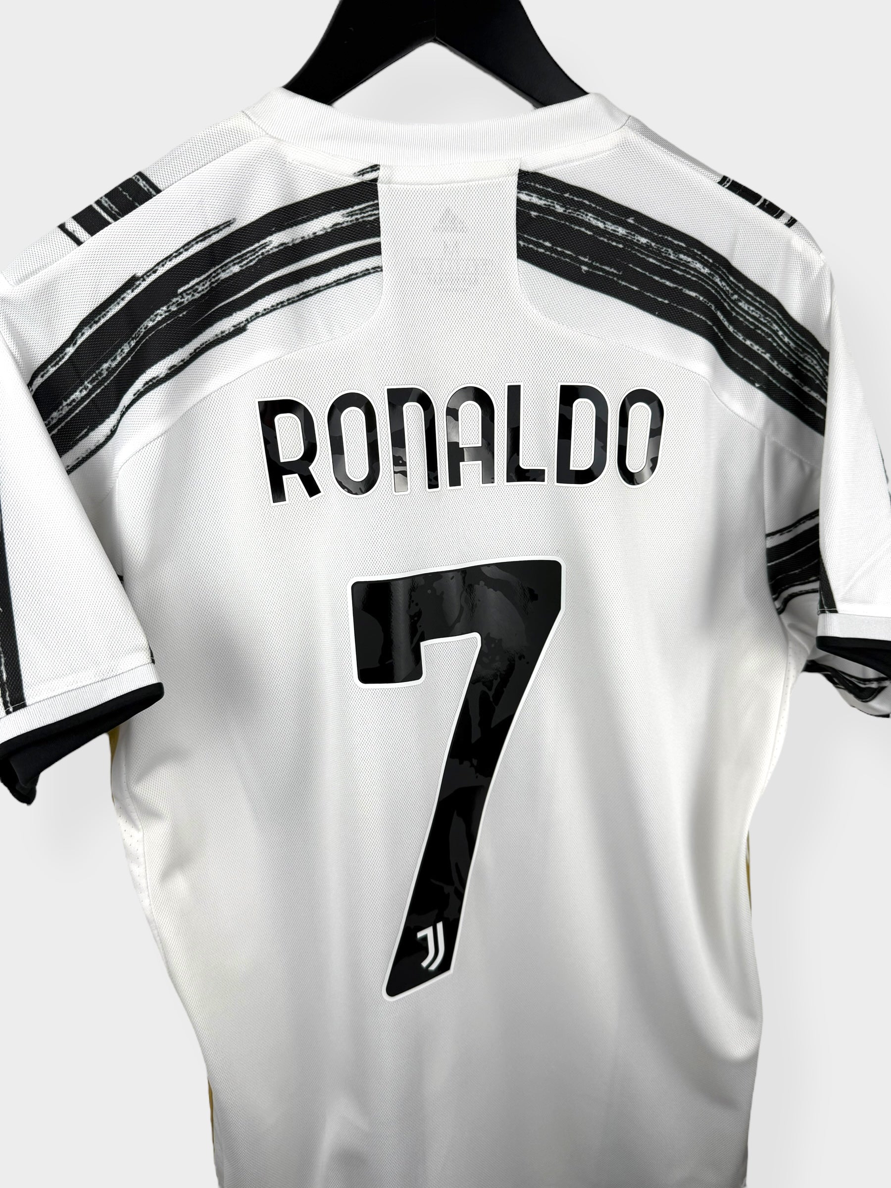 2020-21 JUVENTUS THUISSHIRT RONALDO #7 M