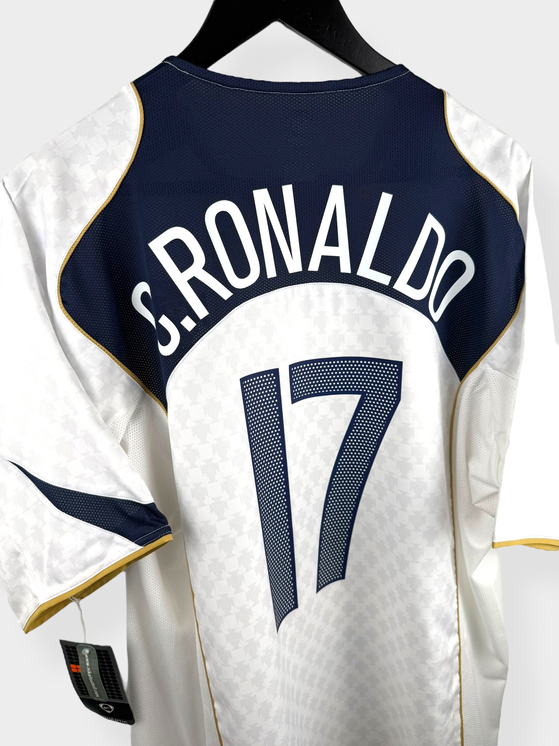 2004-06 PORTUGAL AWAY SHIRT RONALDO #17 XL - Authentic Football Club