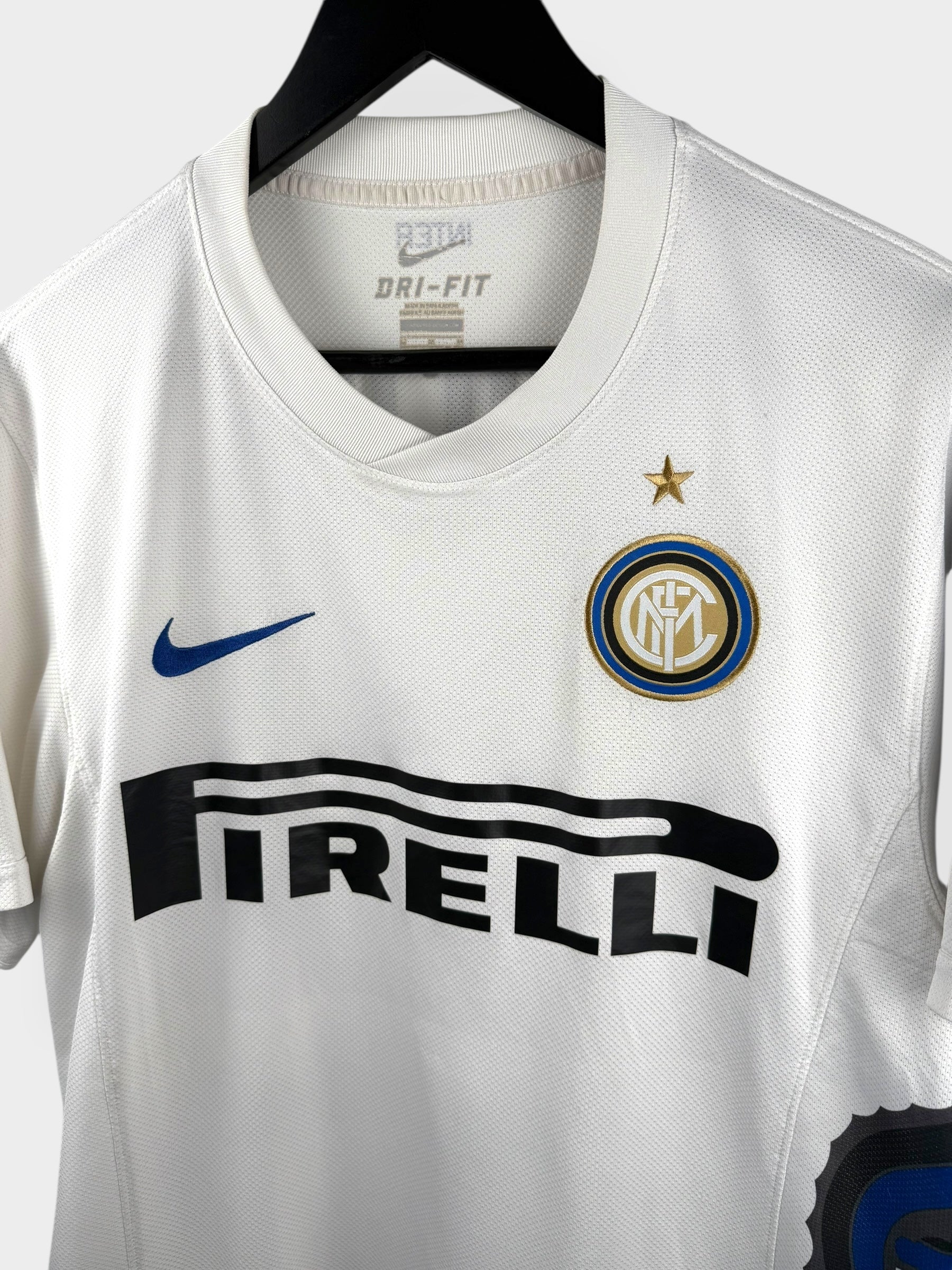 2010-11 INTER MILAN UITSHIRT MILITO #22 M