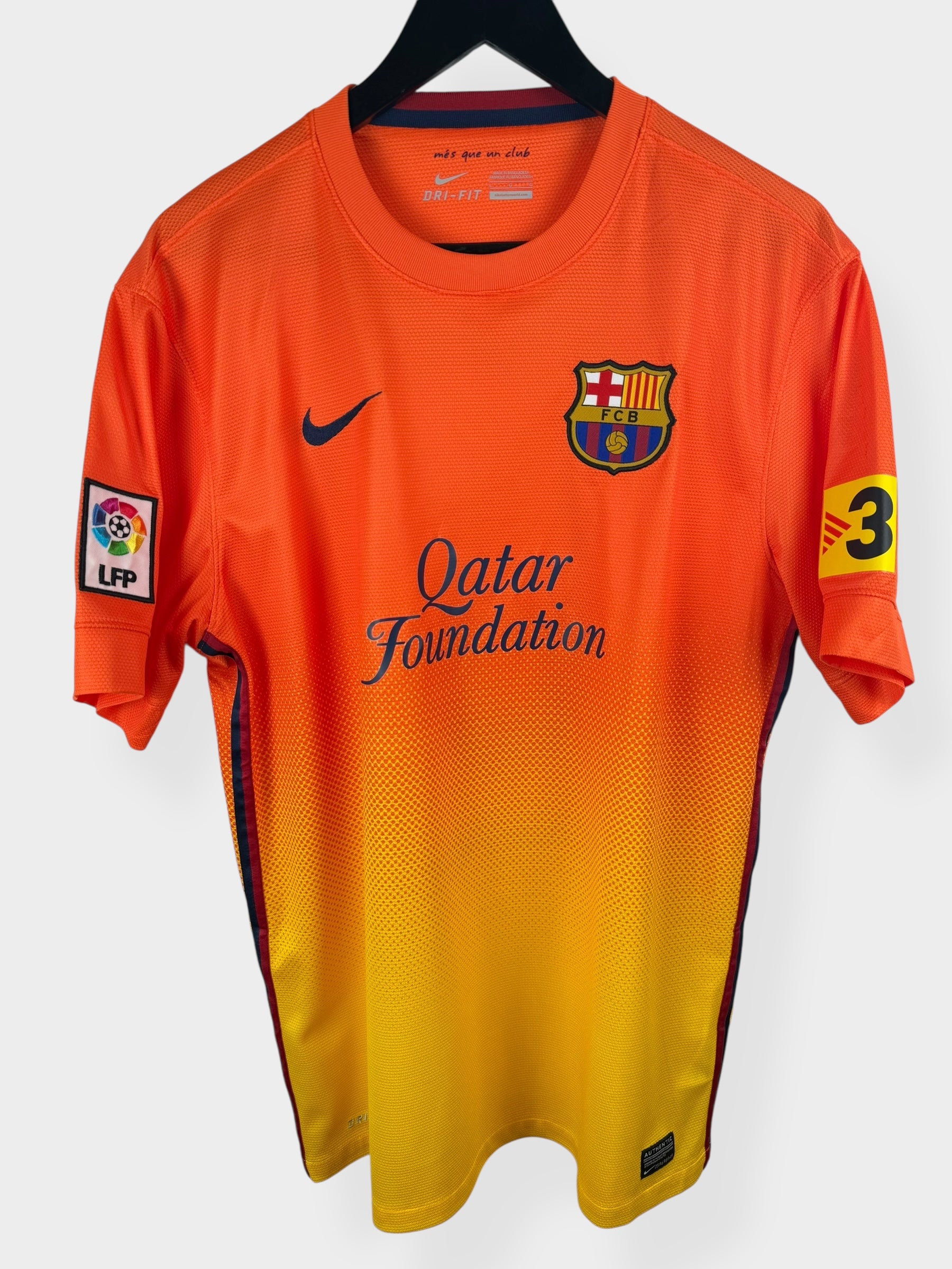2012-13 BARCELONA AWAY SHIRT INIESTA #8 L