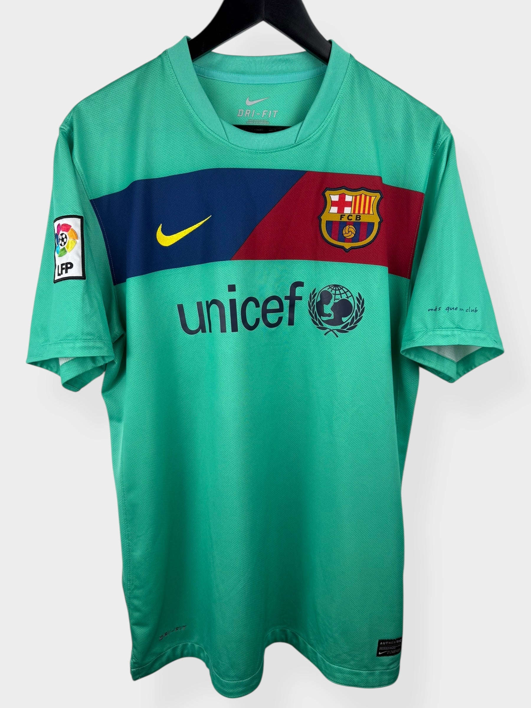 2010-11 BARCELONA UITSHIRT DAVID VILLA #7 L