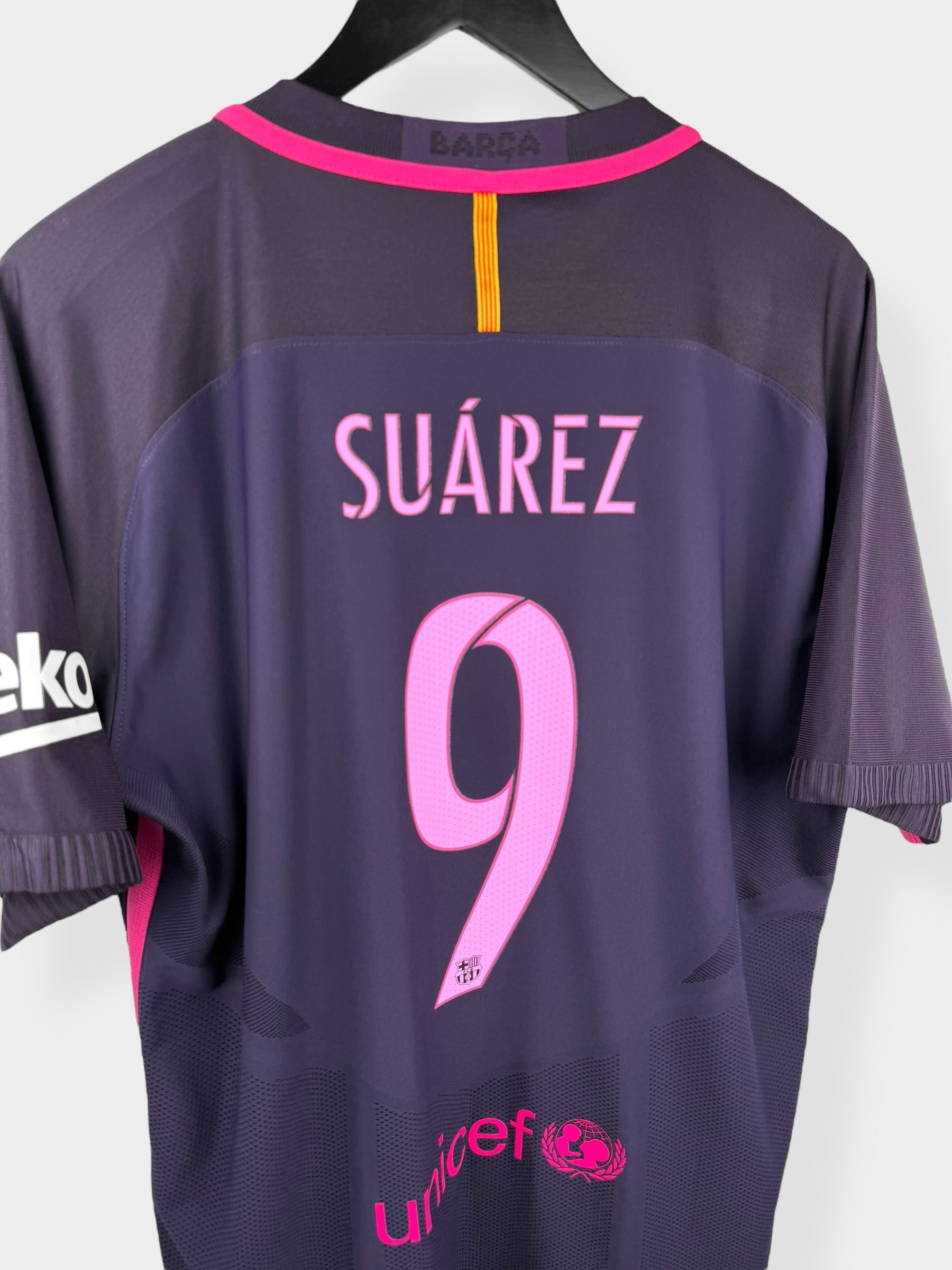 2016-17 BARCELONA UITSHIRT SPELEREDITIE SUAREZ #9