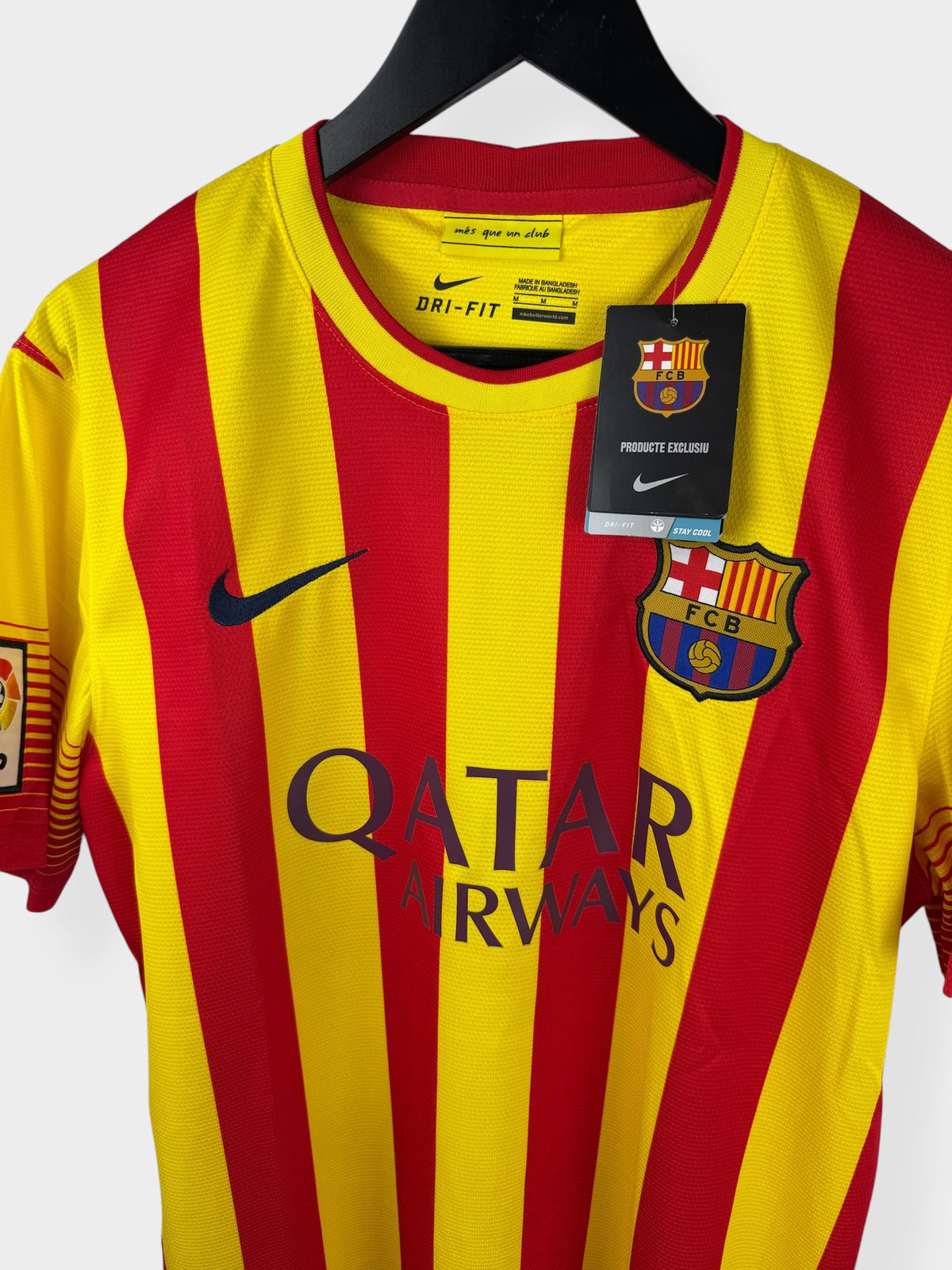 2013-14 BARCELONA AWAY SHIRT INIESTA #8 M