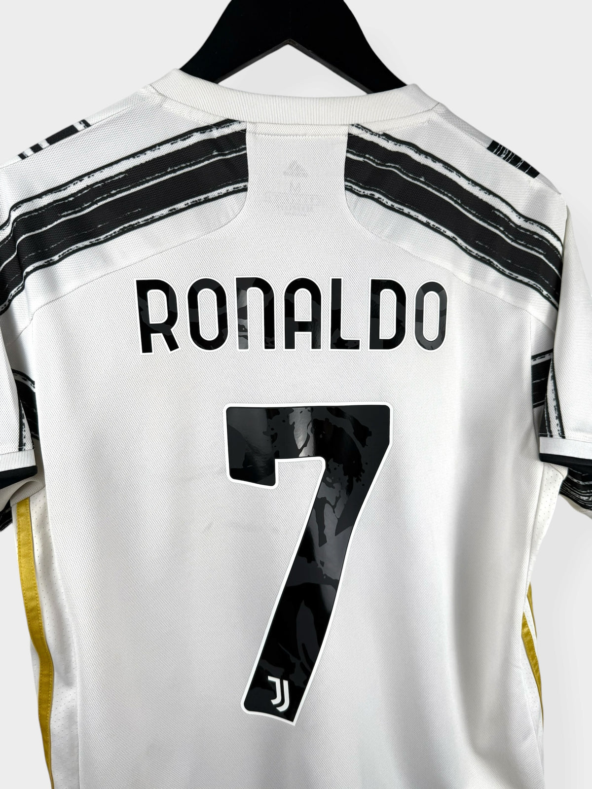 2020-21 JUVENTUS HOME SHIRT RONALDO #7 M - Authentic Football Club