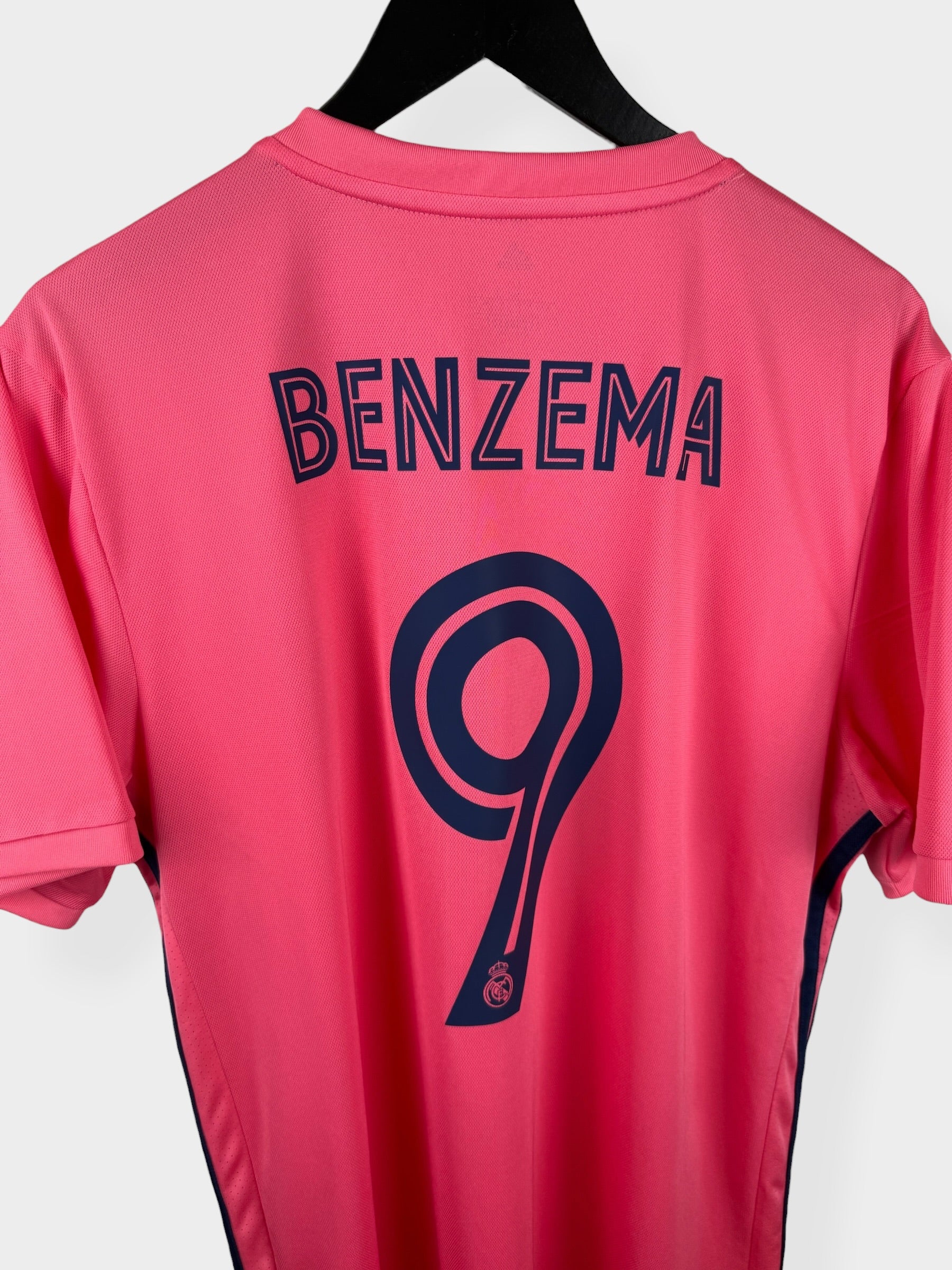 MAILLOT EXTÉRIEUR DU REAL MADRID 2022-23 BENZEMA N°9 L