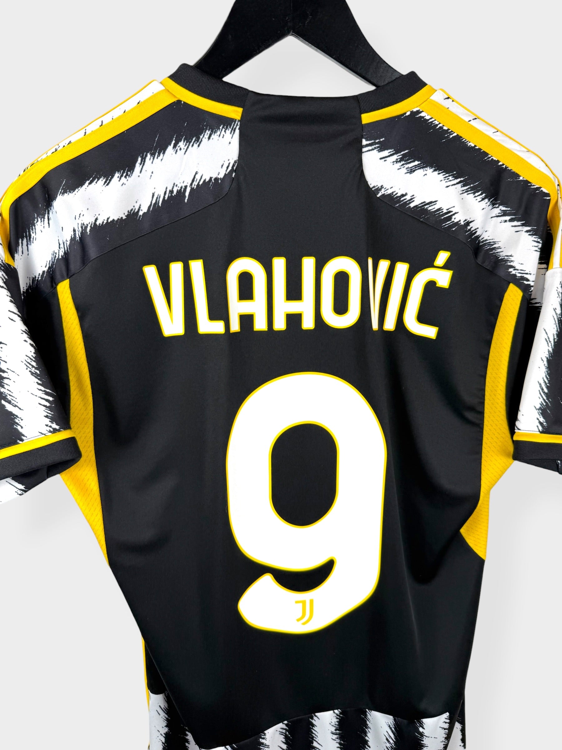 2023-24 JUVENTUS HOME SHIRT VLAHOVIC #9 M