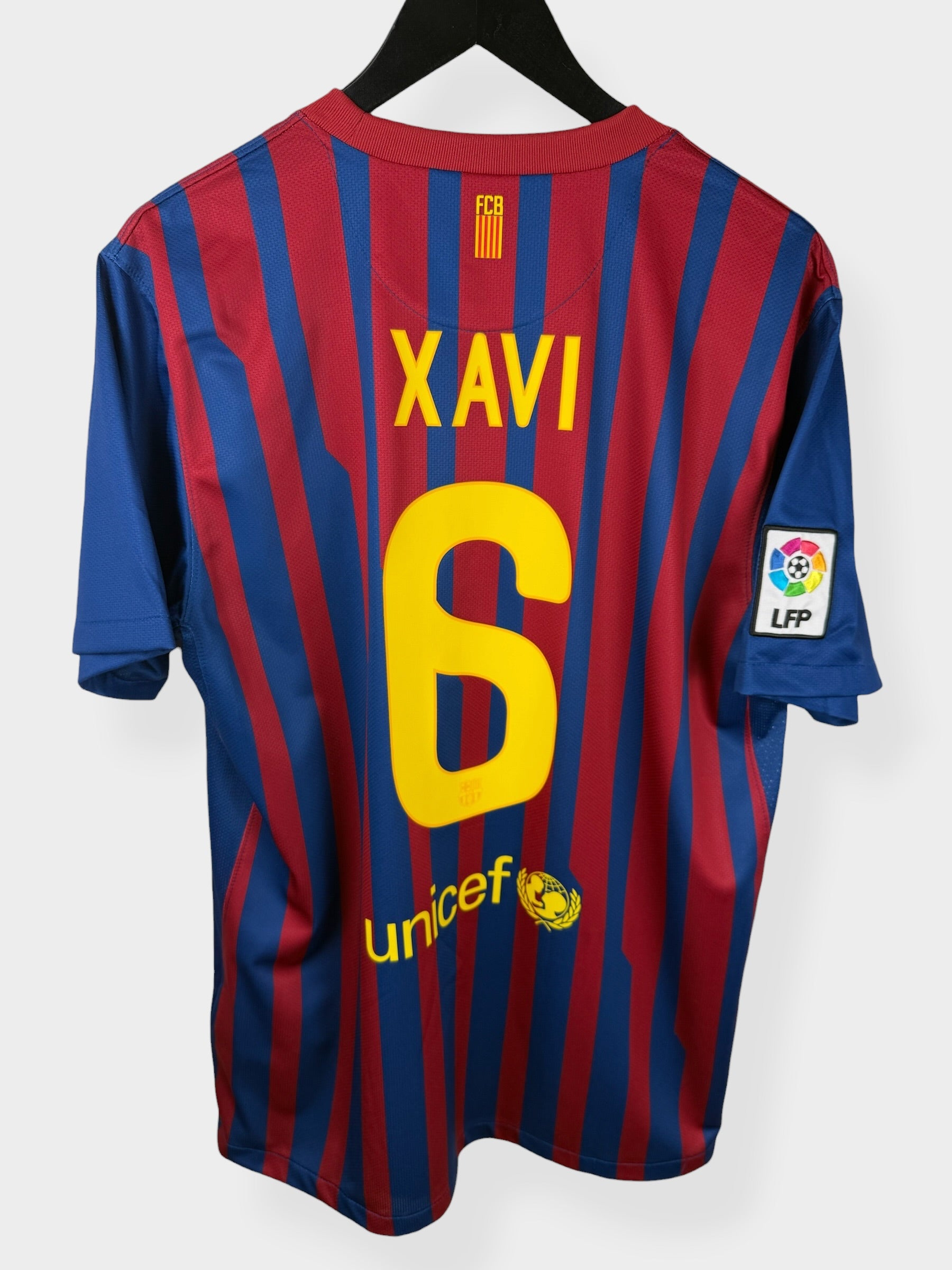 2011-12 BARCELONA HOME SHIRT XAVI #6 L