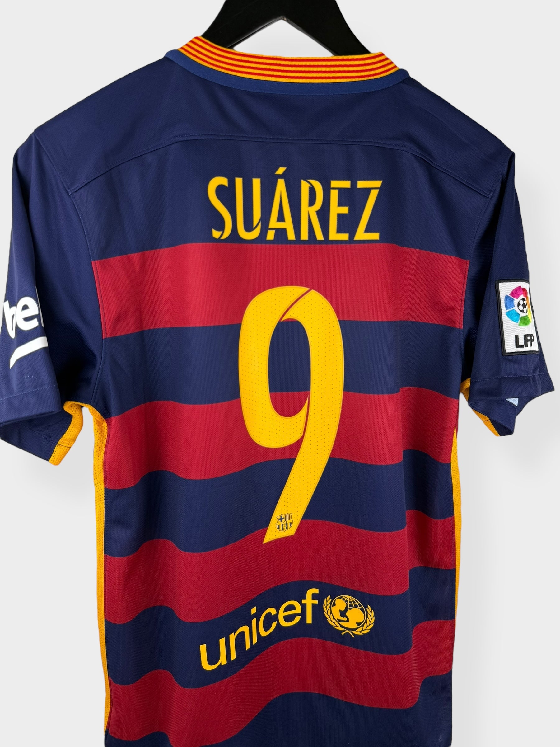 2015-16 BARCELONA THUISSHIRT SUAREZ #9 S