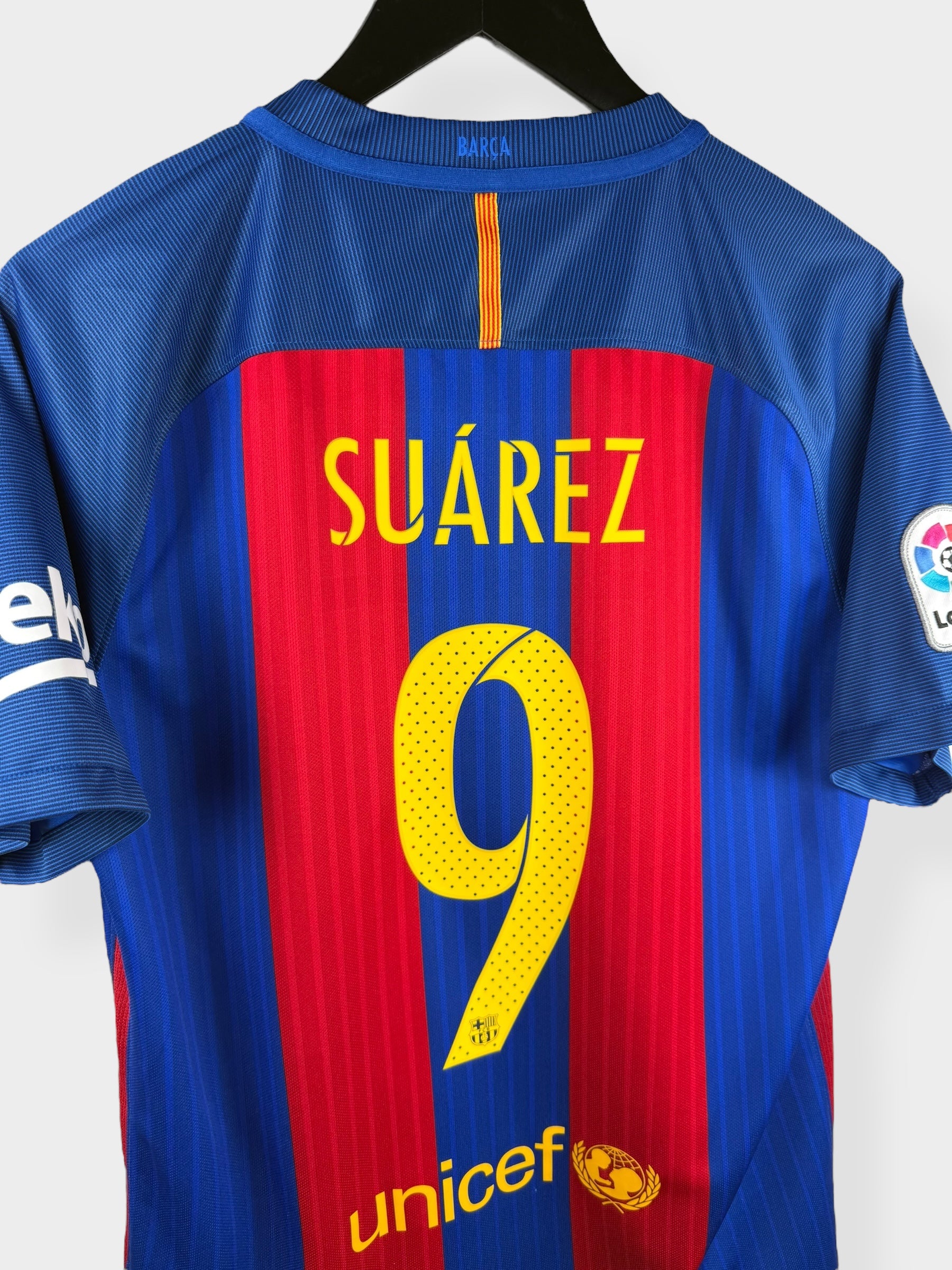 2016-17 BARCELONA THUISSHIRT SUAREZ #9 M