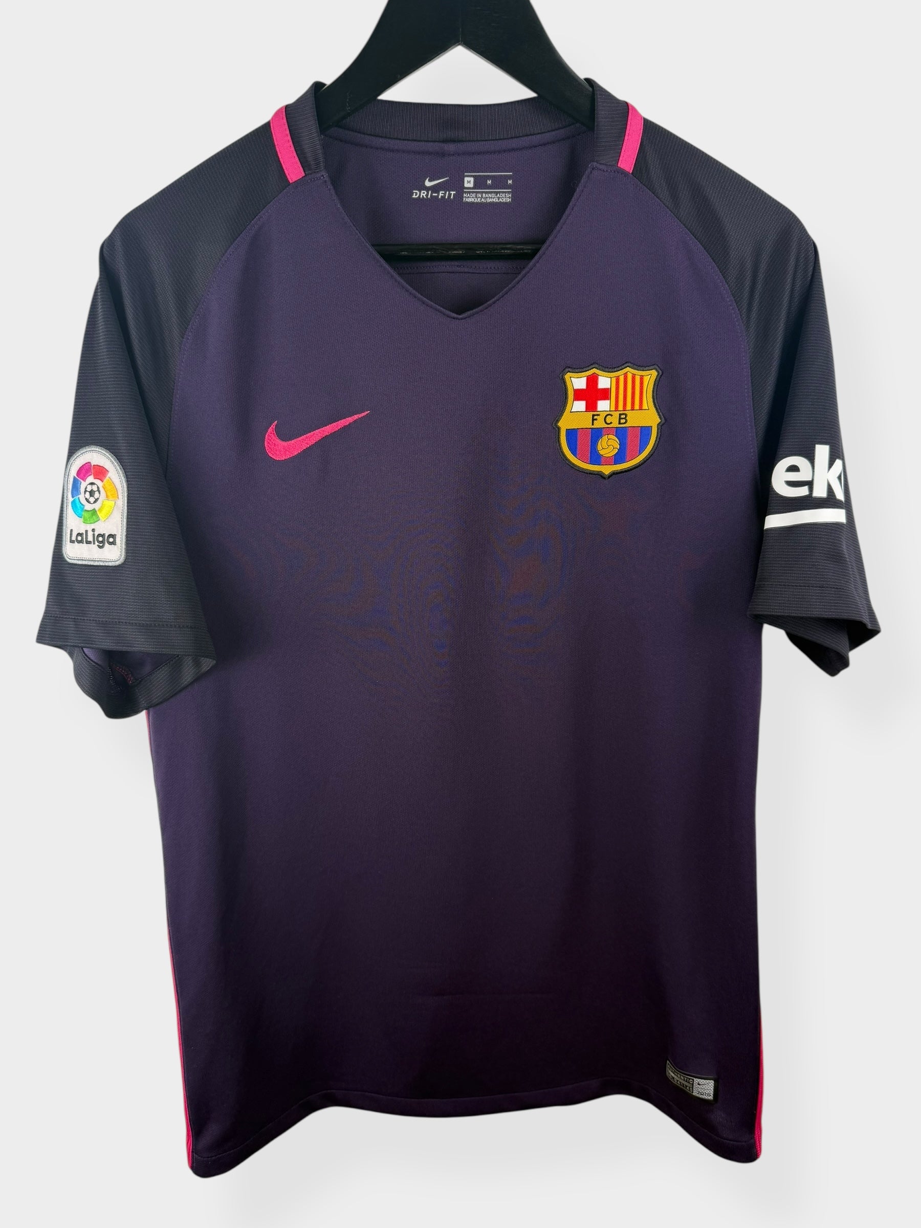 2016-17 BARCELONA AWAY SHIRT INIESTA #6 M - Authentic Football Club